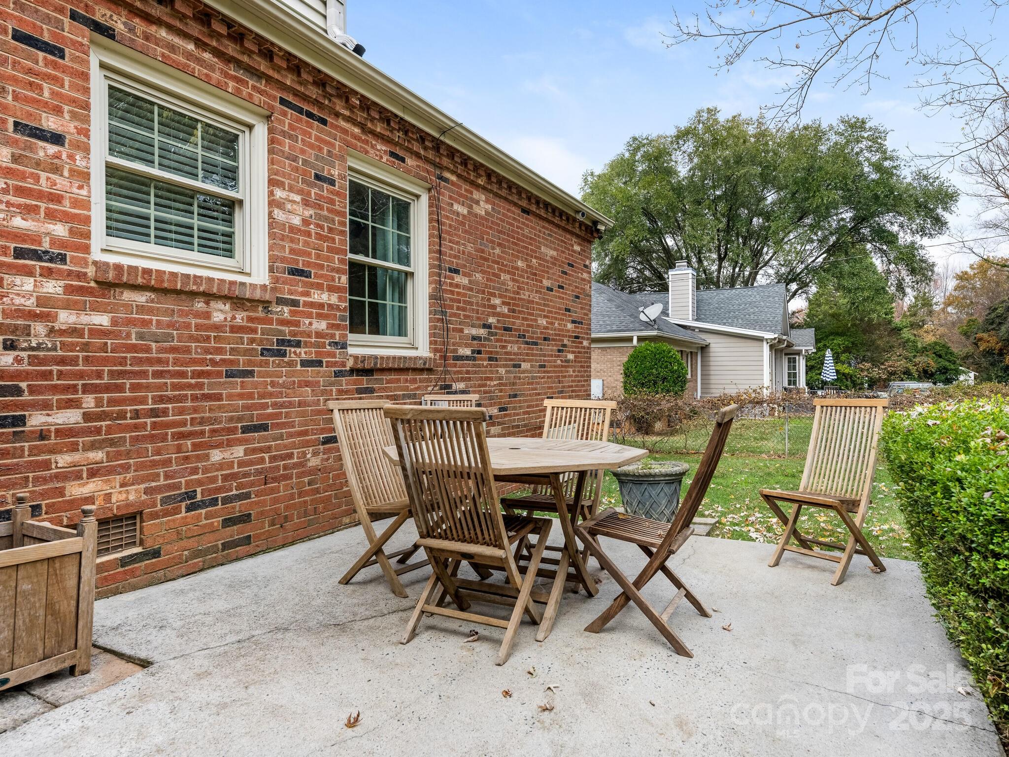 3239 Sunnybrook Drive
