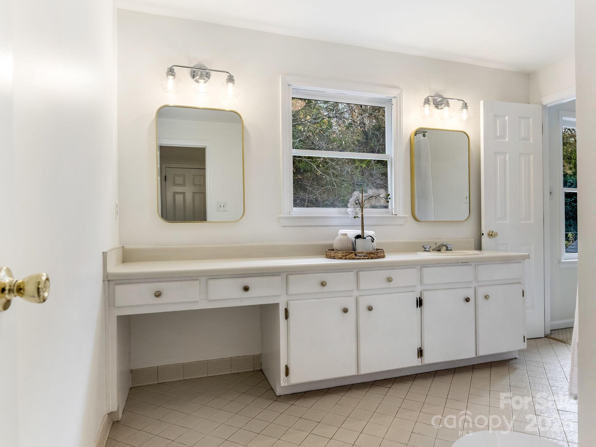 3239 Sunnybrook Drive