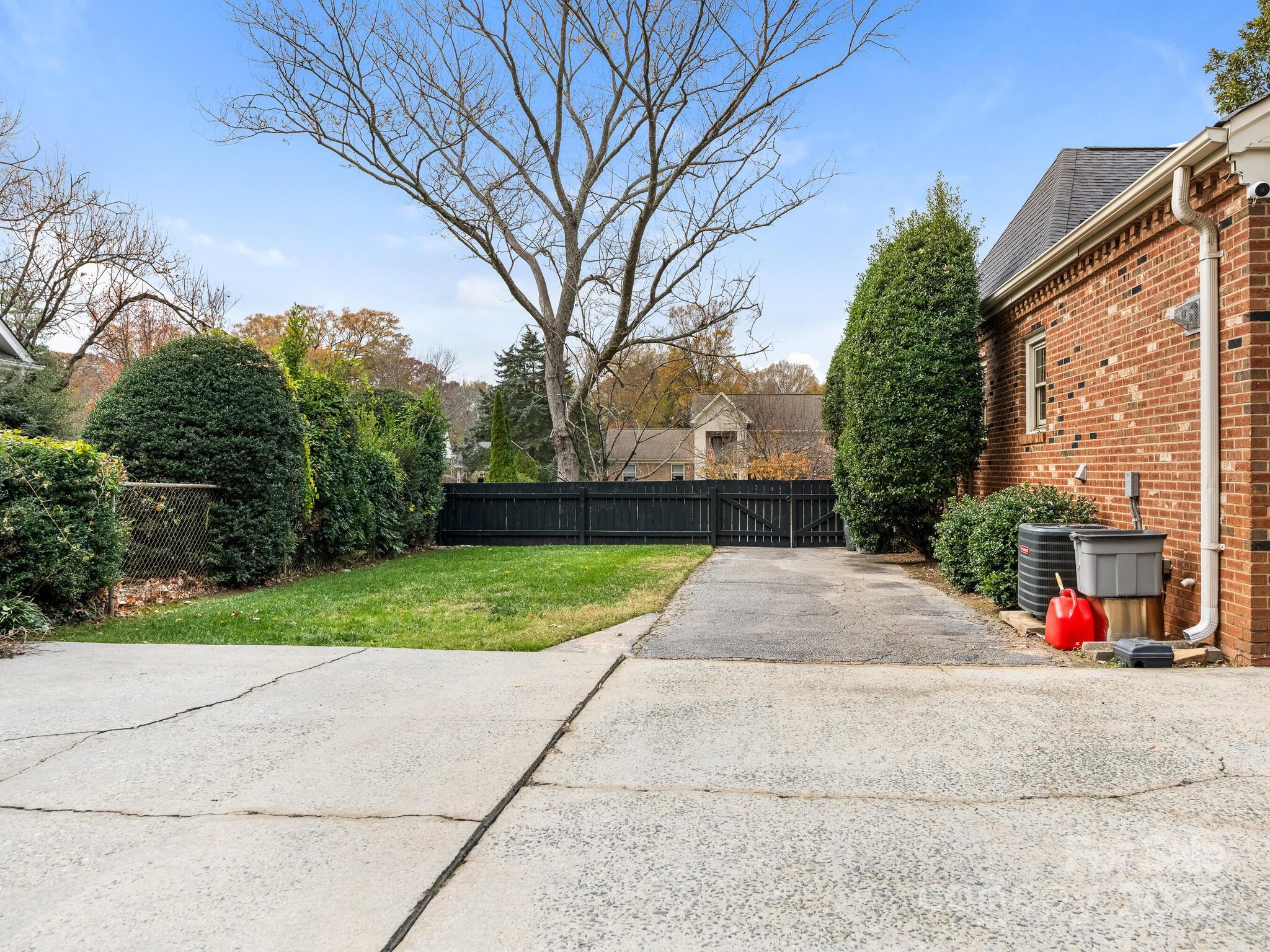 3239 Sunnybrook Drive