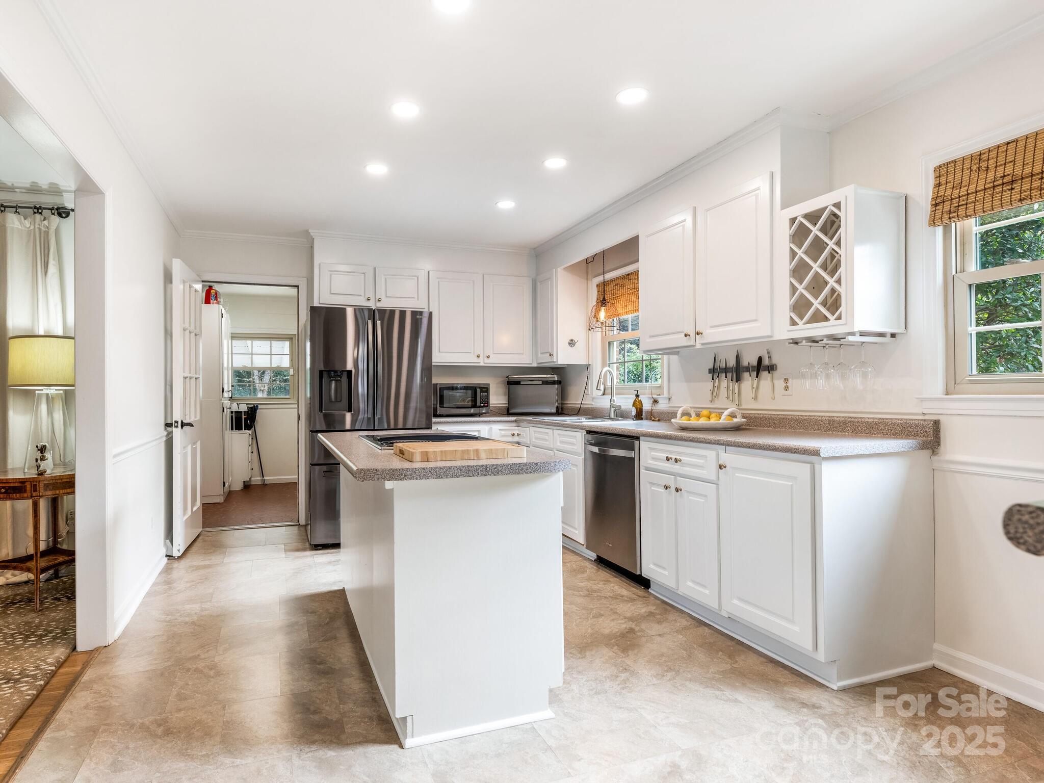 3239 Sunnybrook Drive