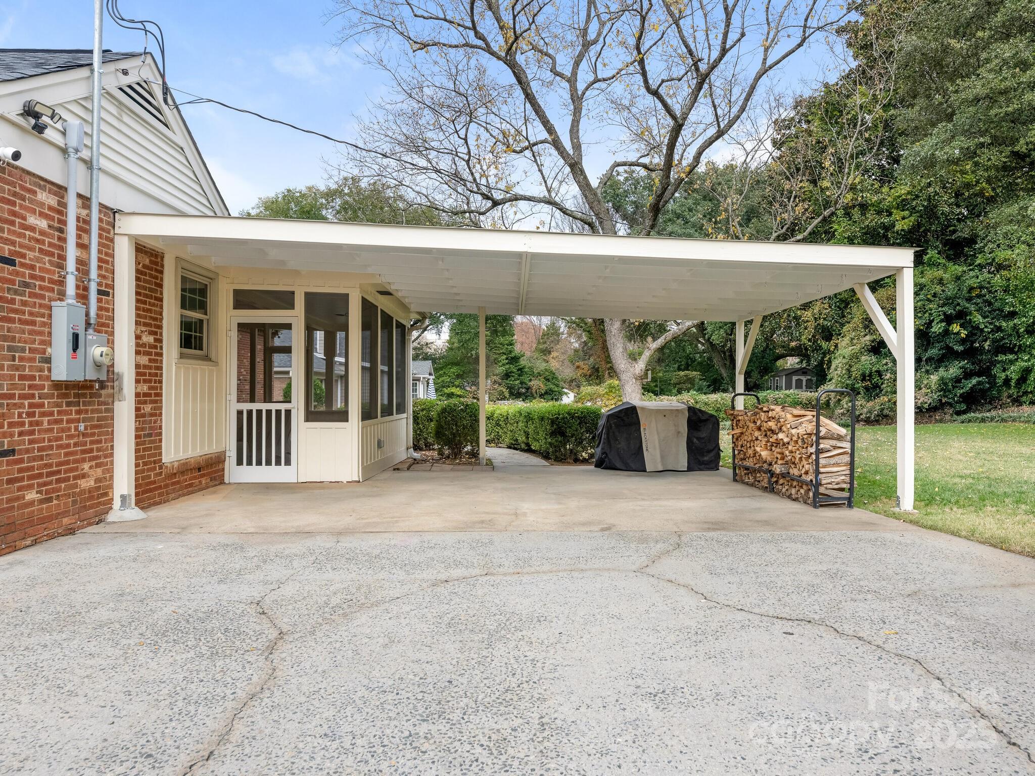 3239 Sunnybrook Drive
