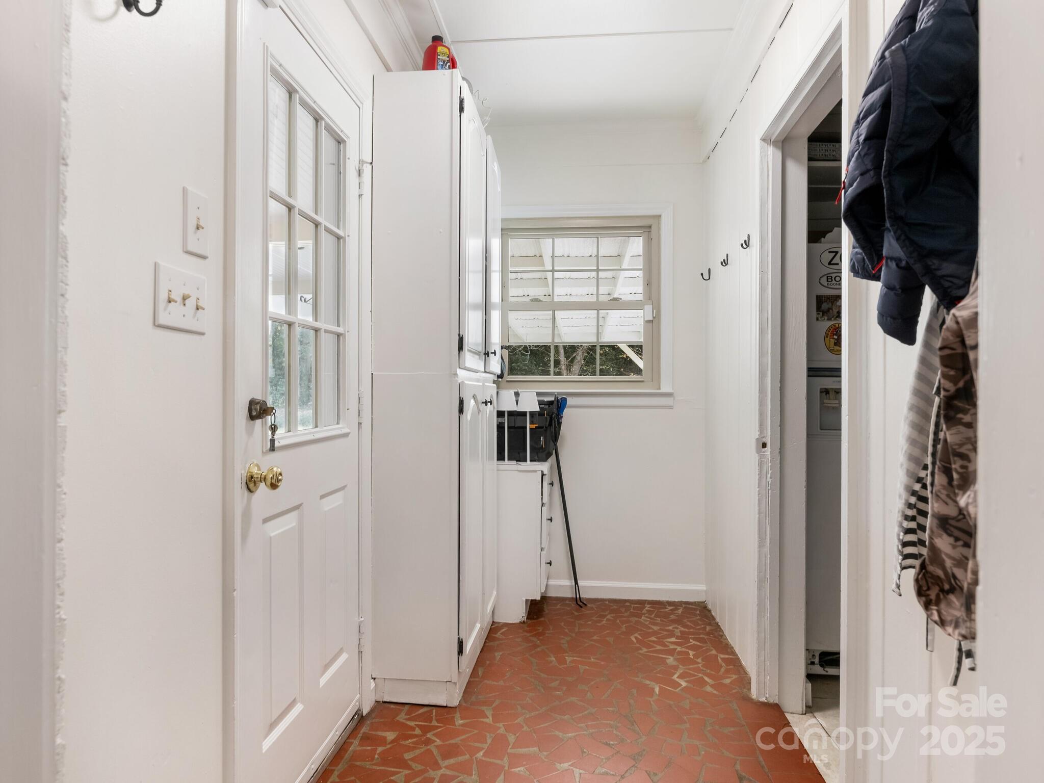3239 Sunnybrook Drive