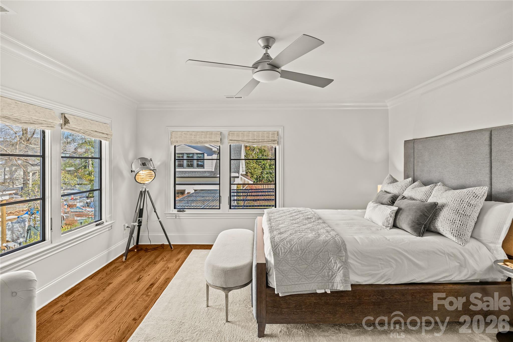 1935 Queens Road W