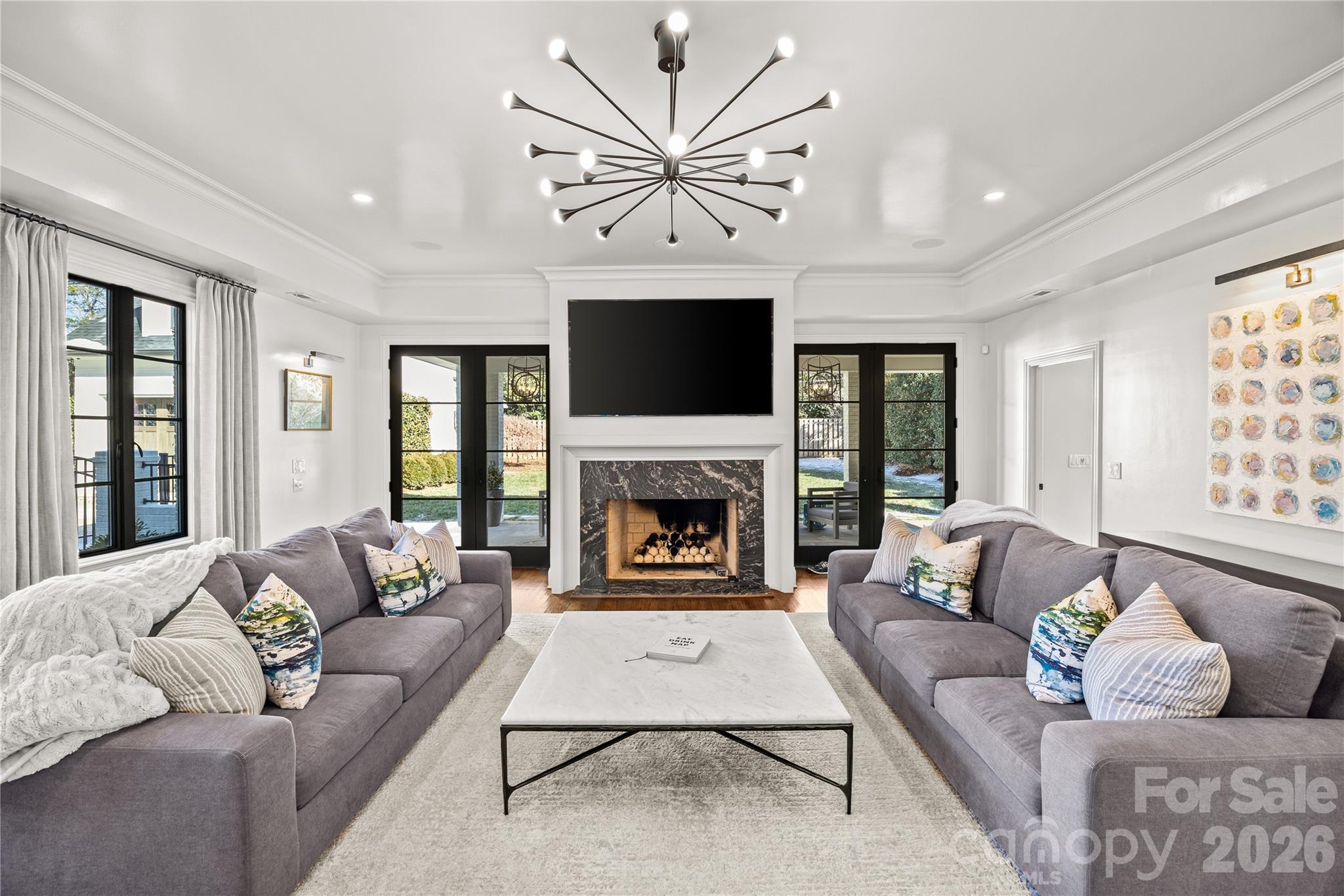 1935 Queens Road W