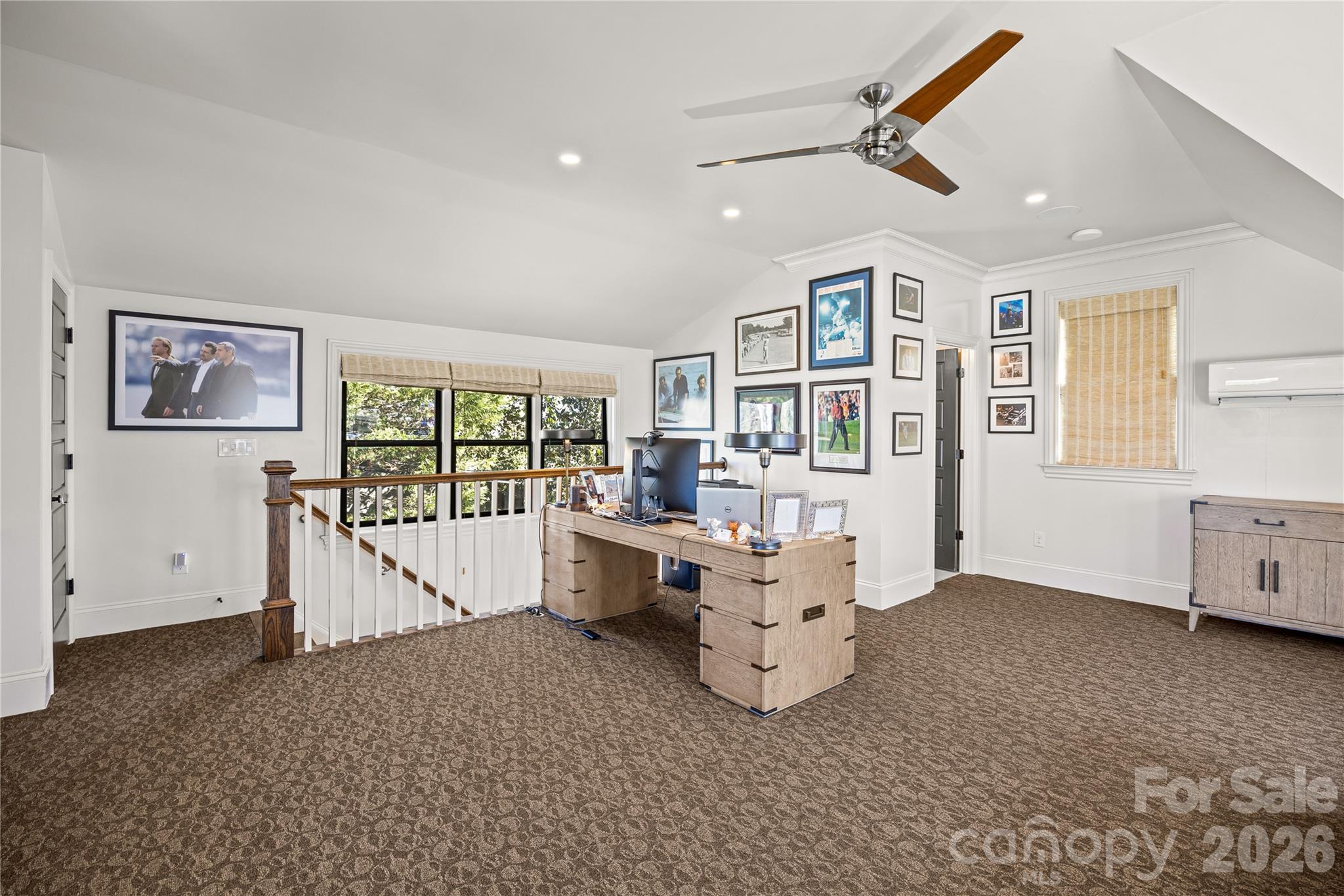 1935 Queens Road W
