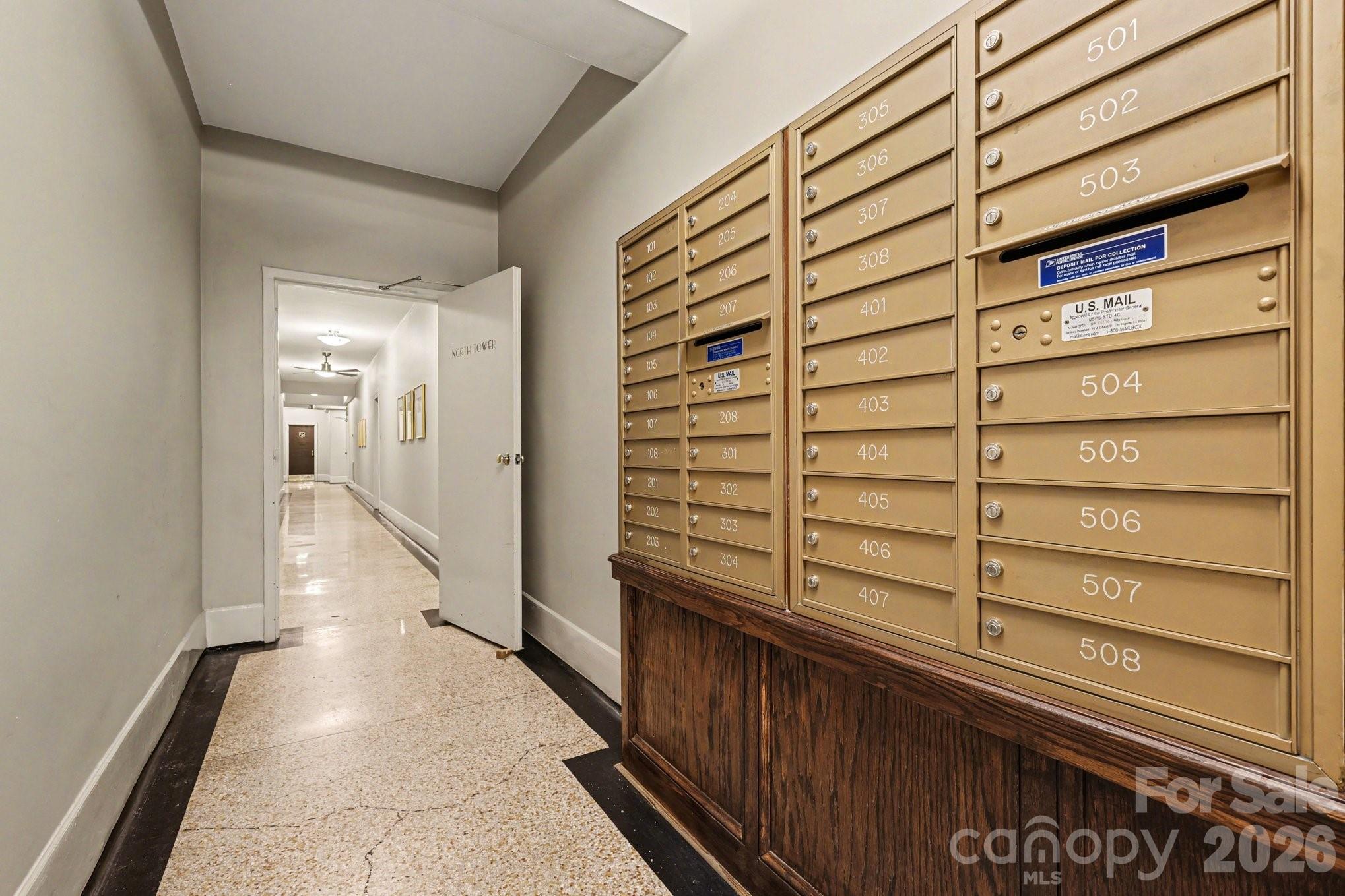 301 W 10th Street Unit: 202