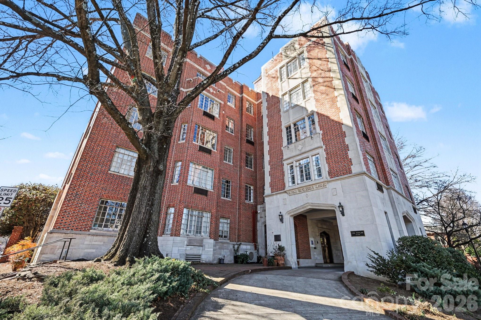 301 W 10th Street Unit: 202