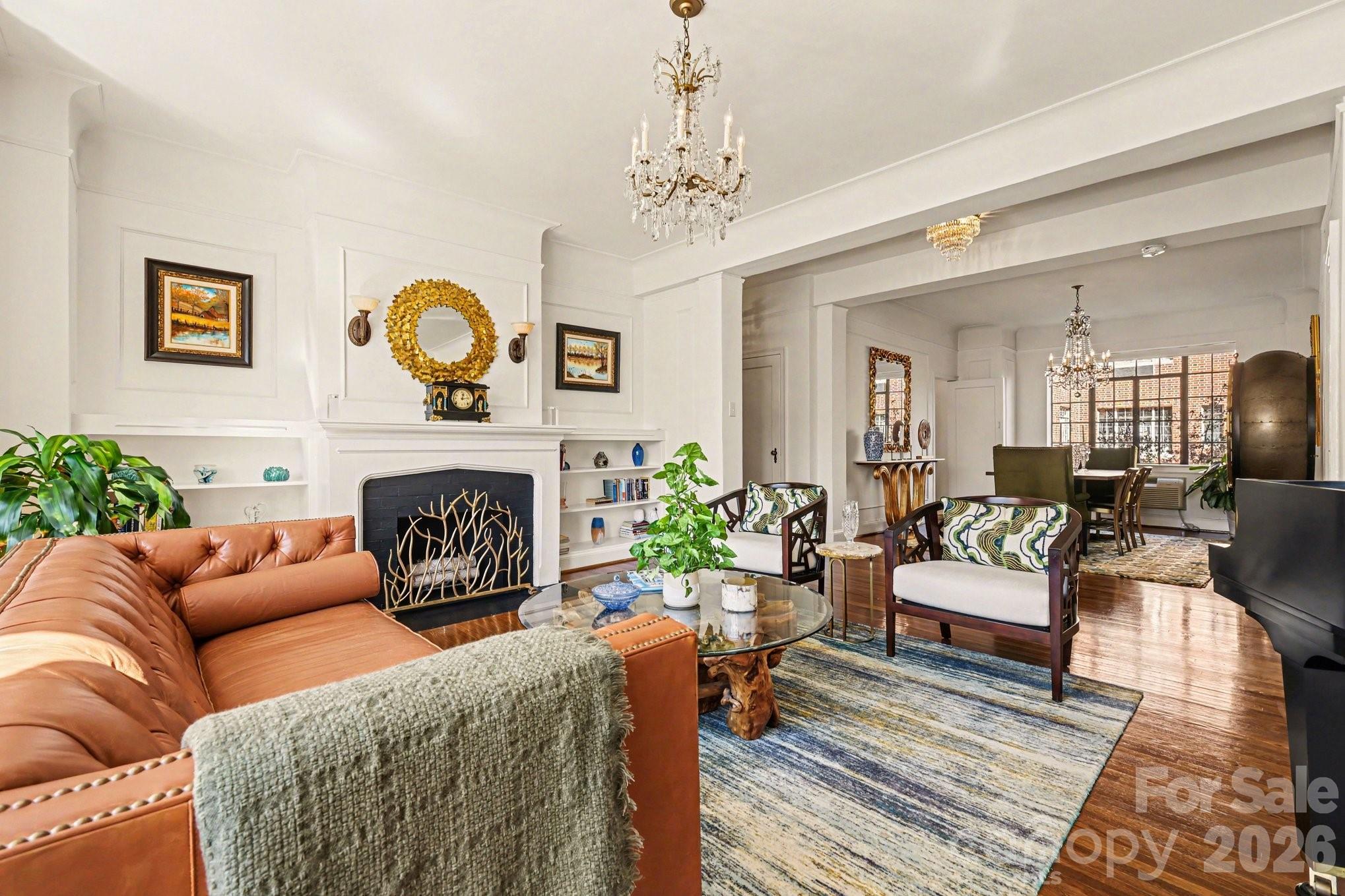 301 W 10th Street Unit: 202