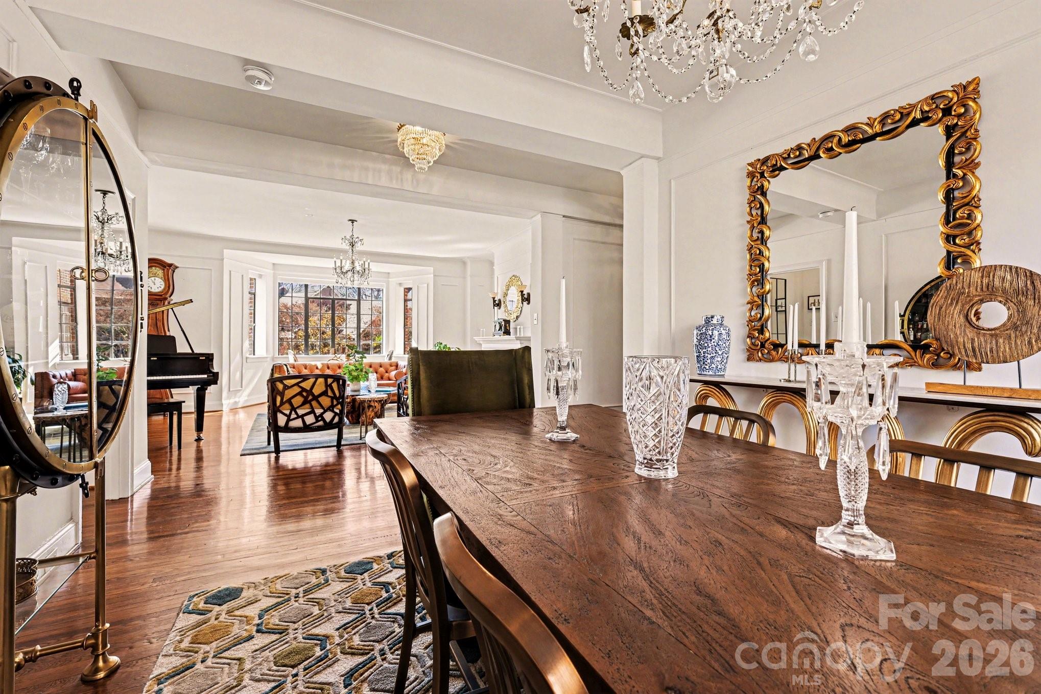 301 W 10th Street Unit: 202
