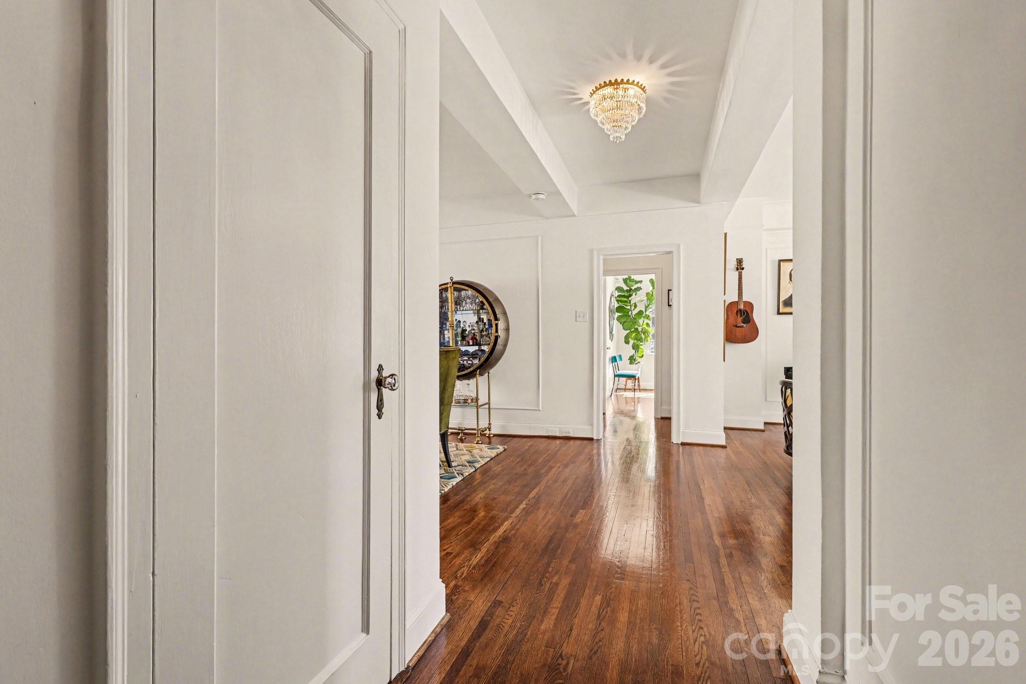 301 W 10th Street Unit: 202