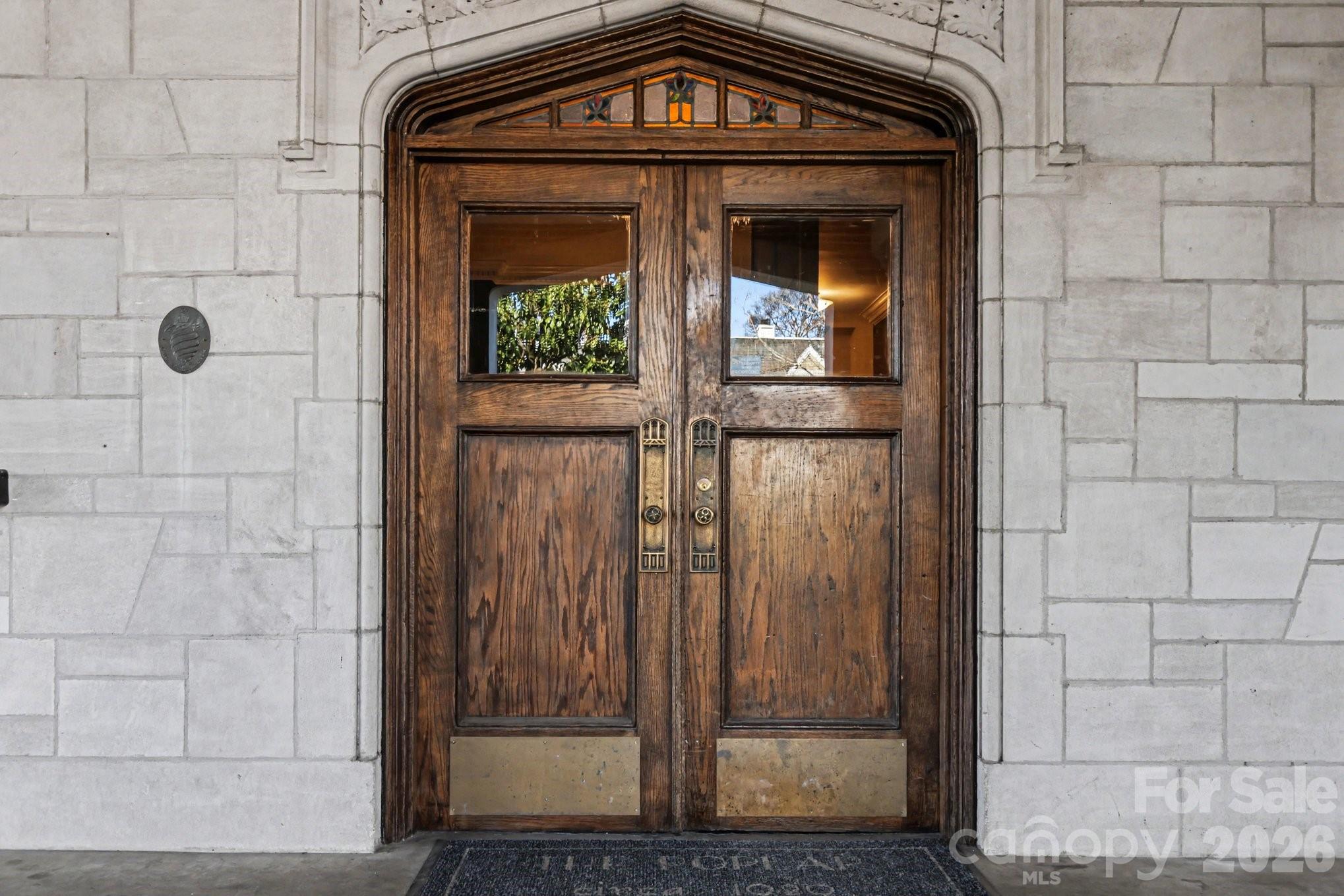 301 W 10th Street Unit: 202
