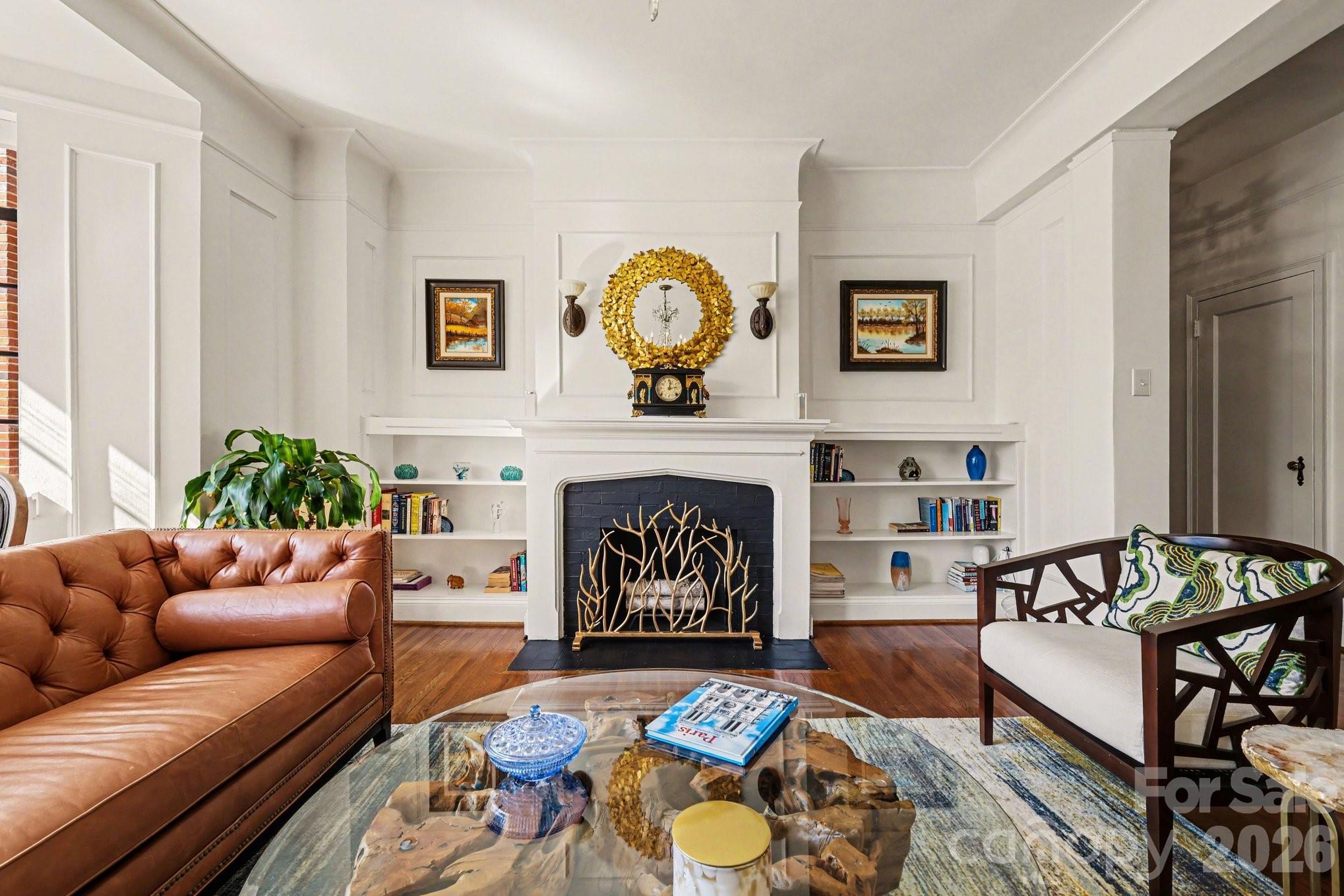 301 W 10th Street Unit: 202
