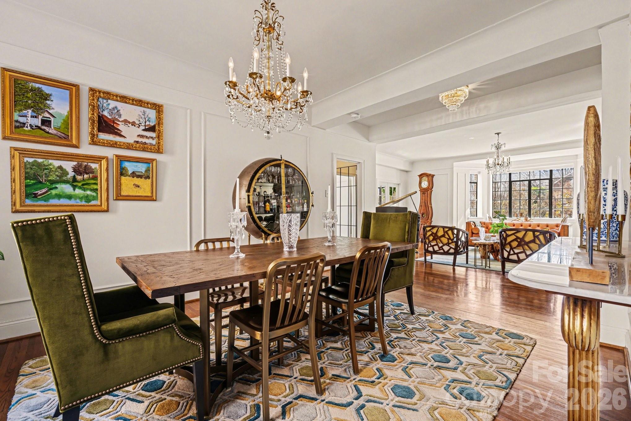 301 W 10th Street Unit: 202
