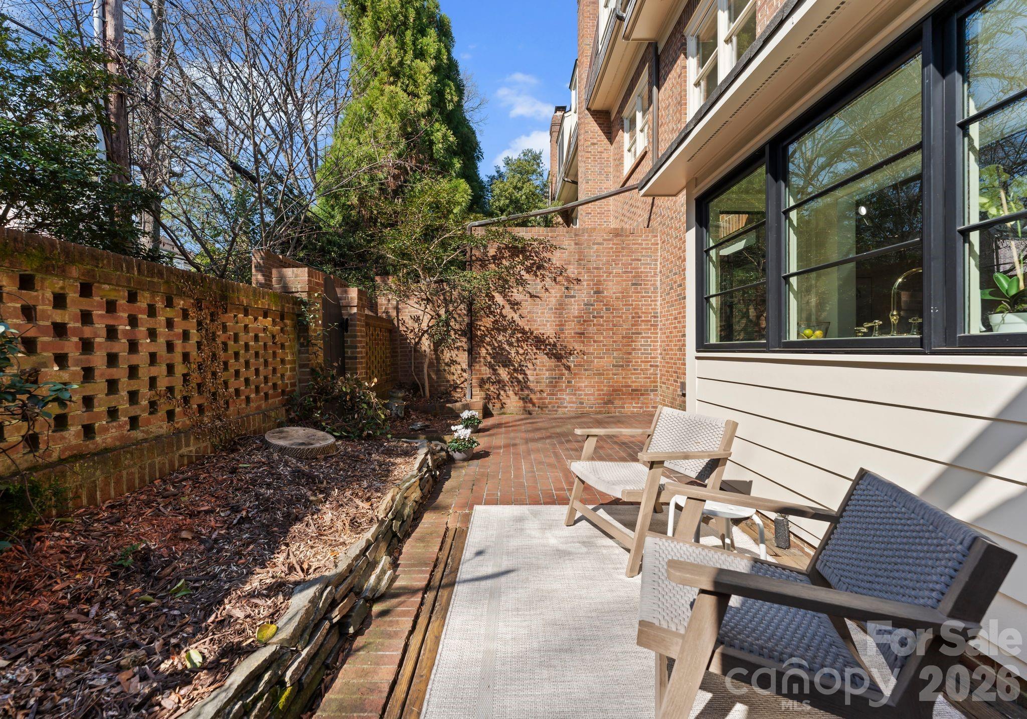 236 Perrin Place