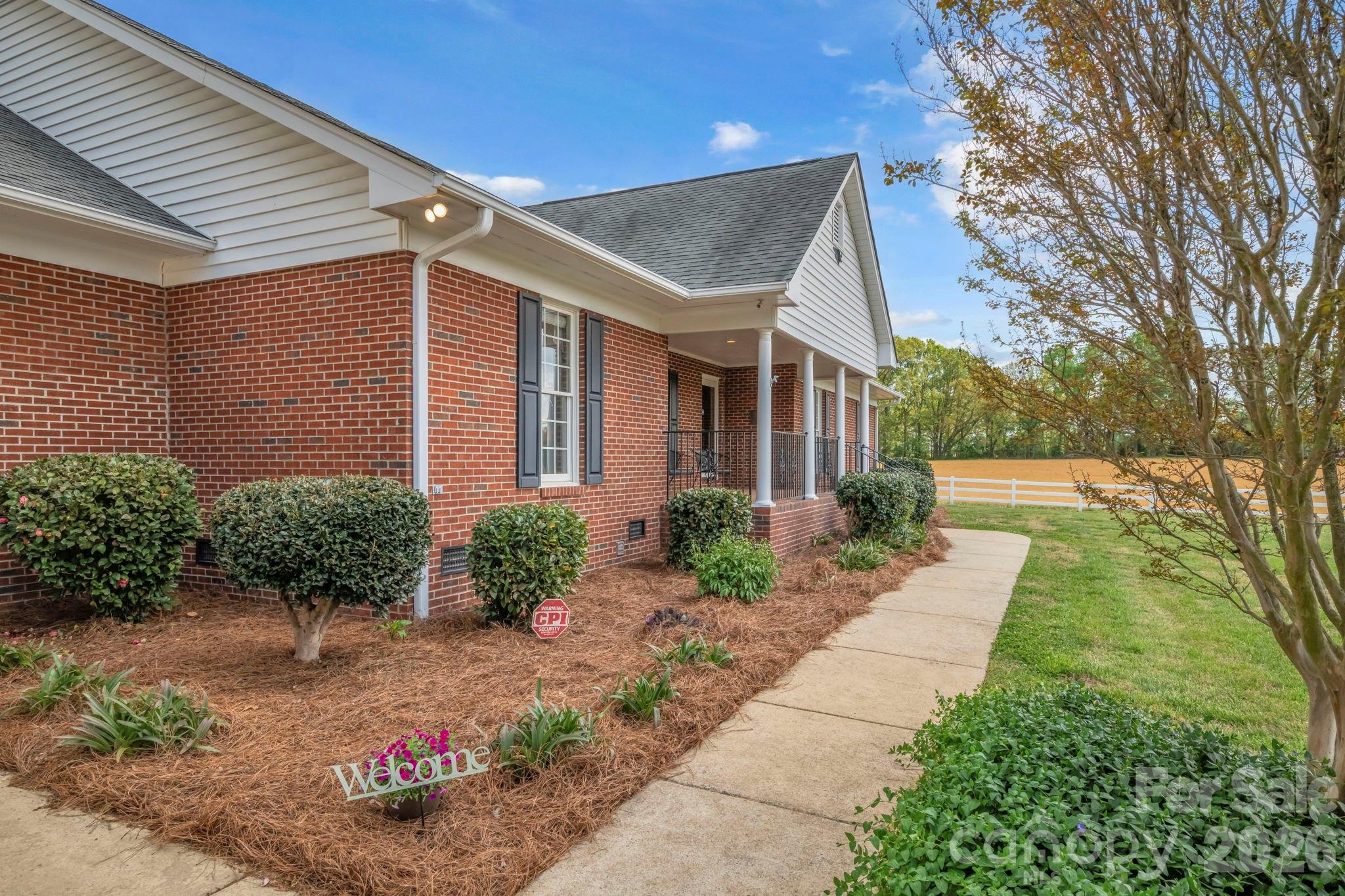 824 N Forest Hills School Road