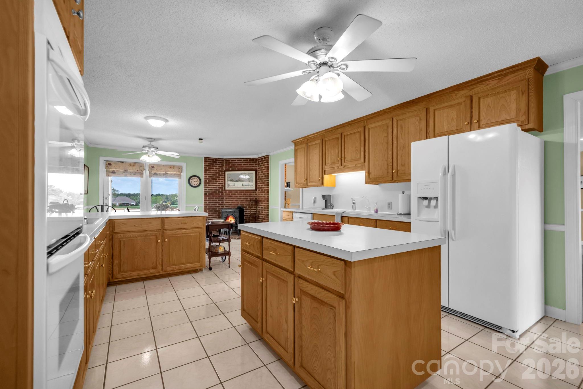 824 N Forest Hills School Road