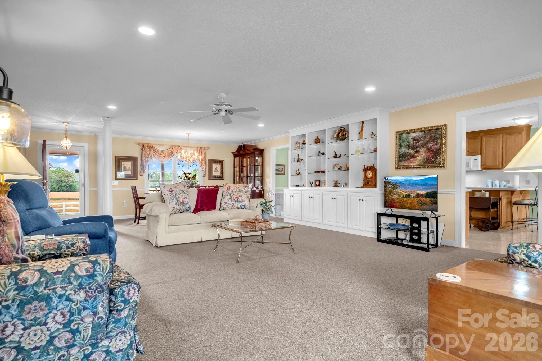 824 N Forest Hills School Road
