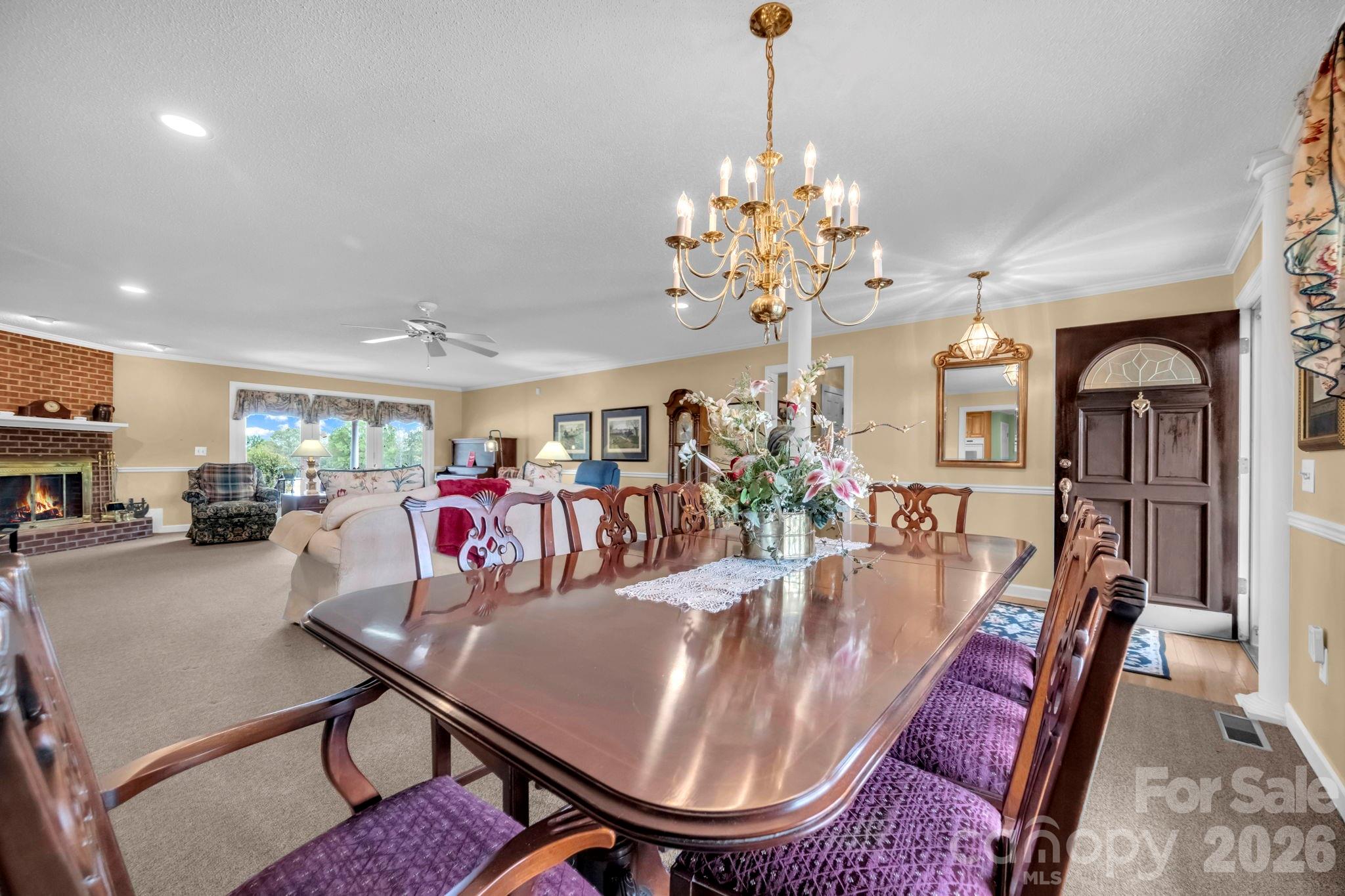 824 N Forest Hills School Road