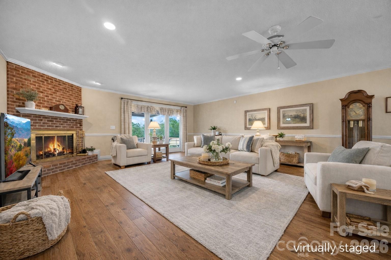 824 N Forest Hills School Road