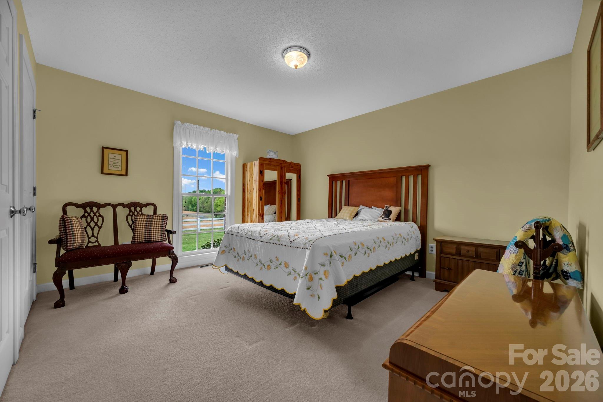 824 N Forest Hills School Road
