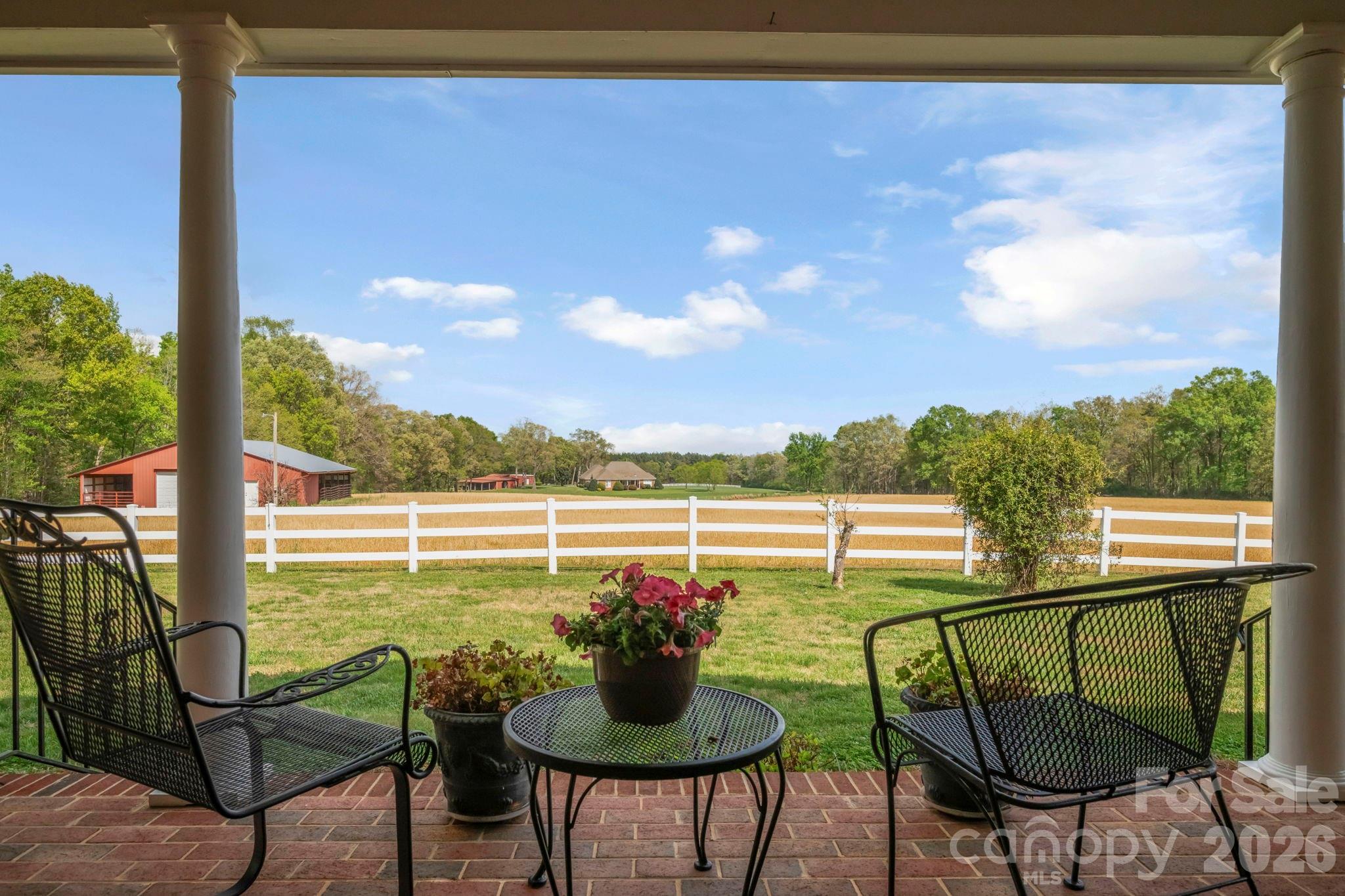 824 N Forest Hills School Road