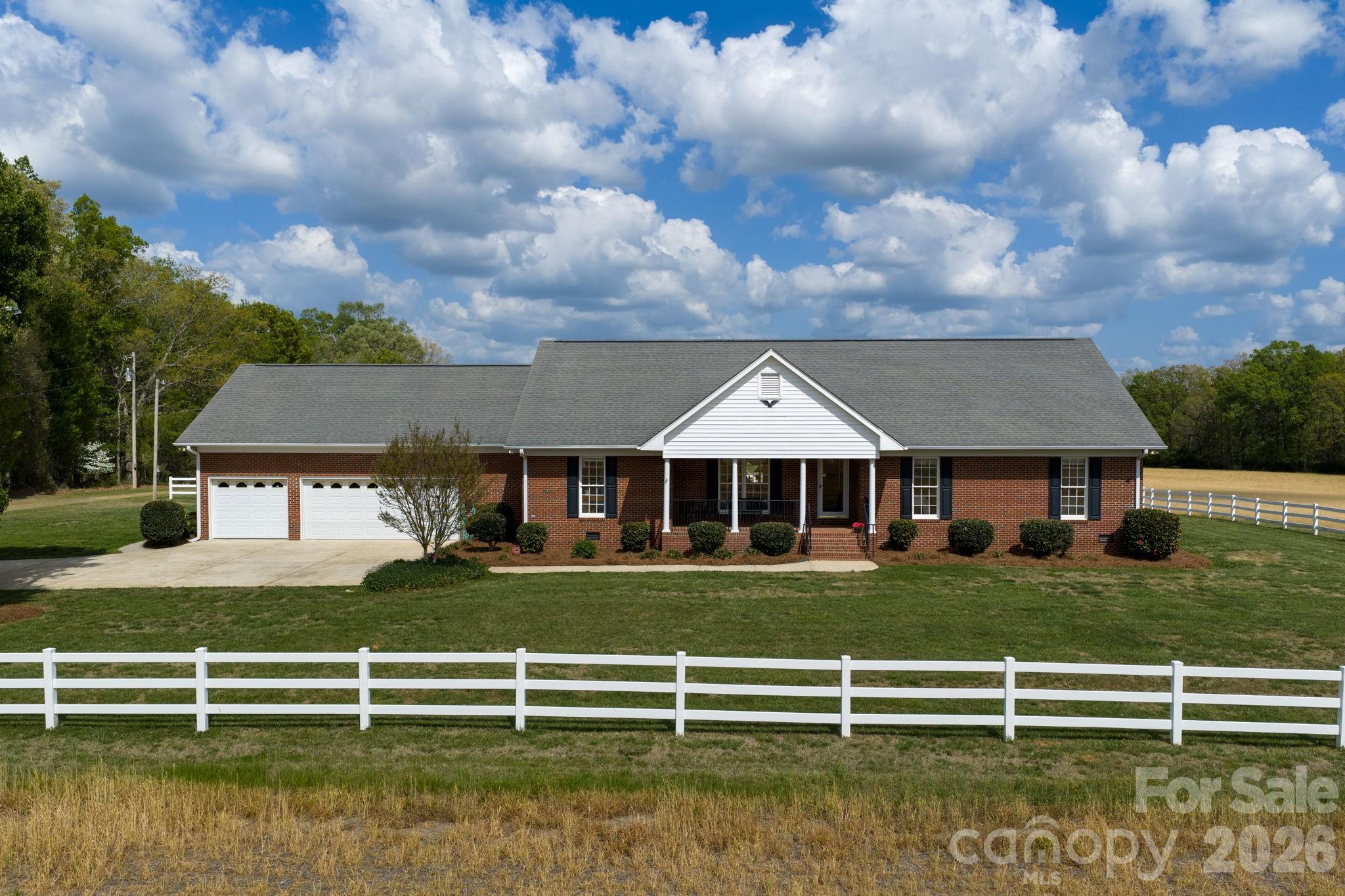 824 N Forest Hills School Road