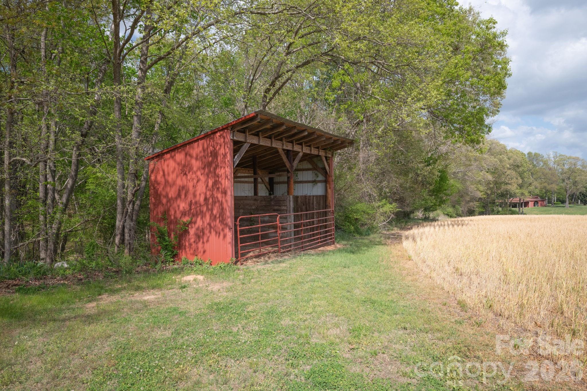 824 N Forest Hills School Road