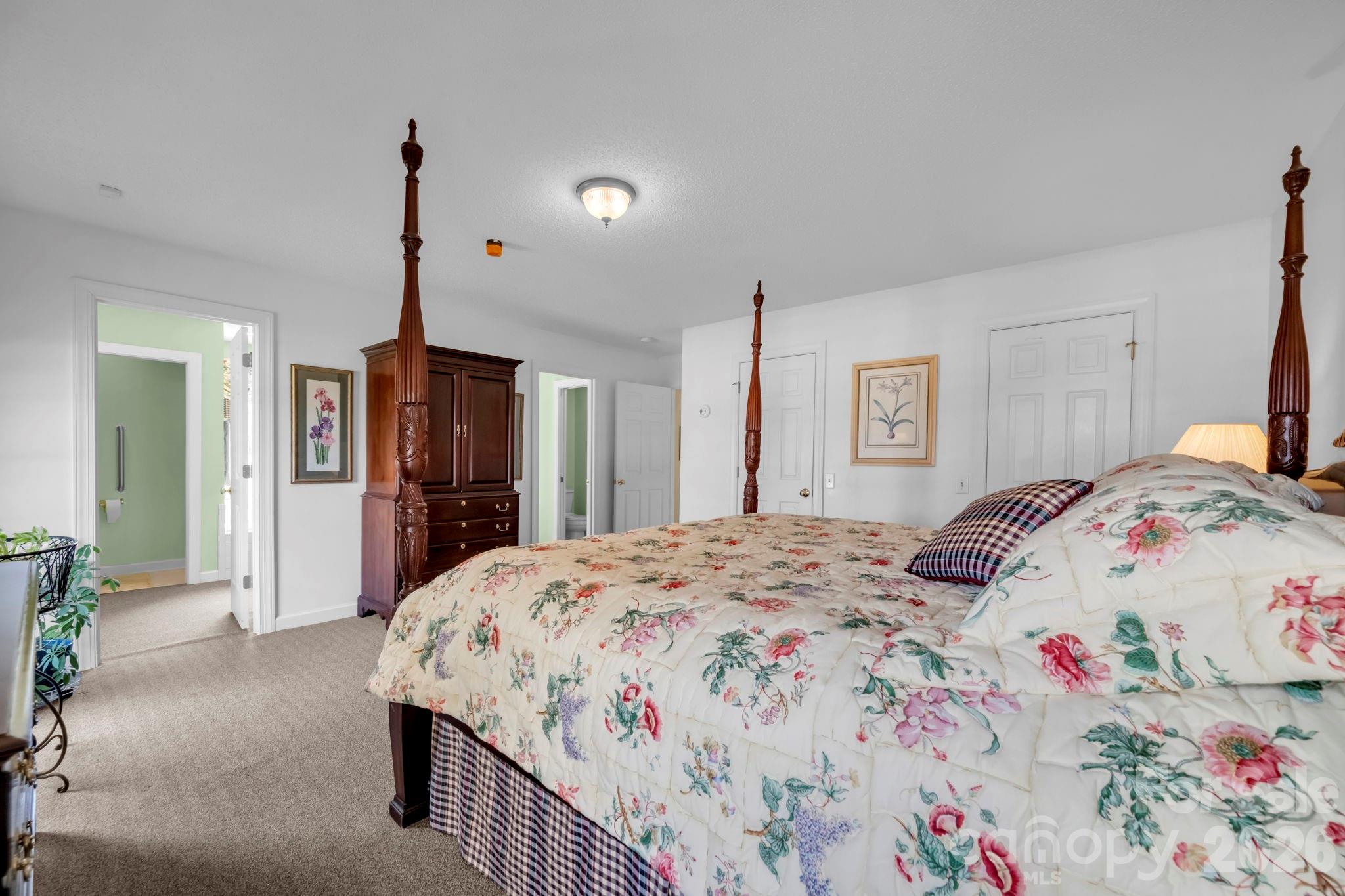 824 N Forest Hills School Road