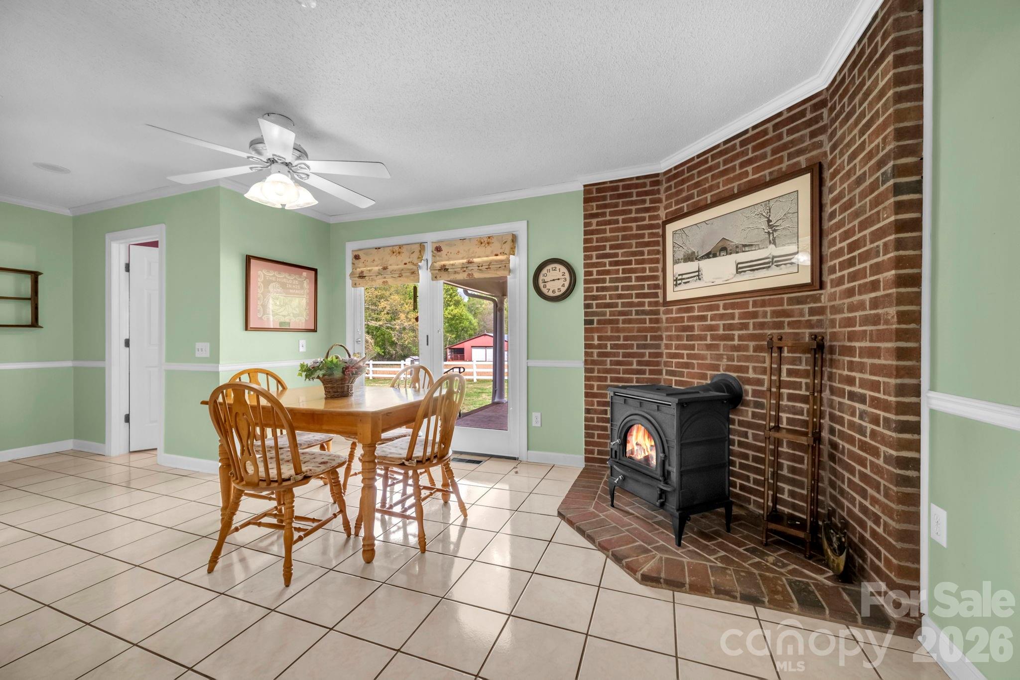 824 N Forest Hills School Road