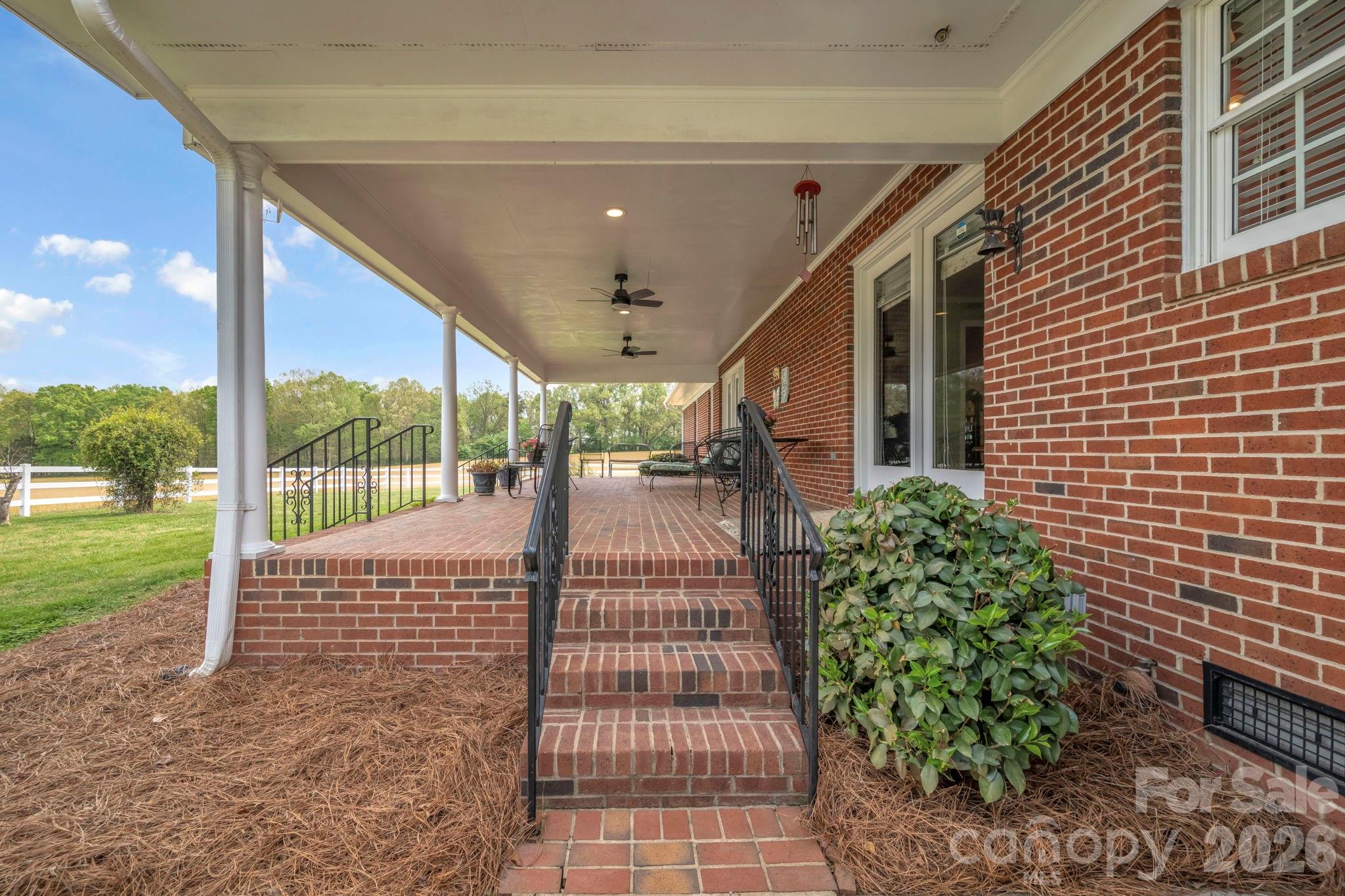 824 N Forest Hills School Road