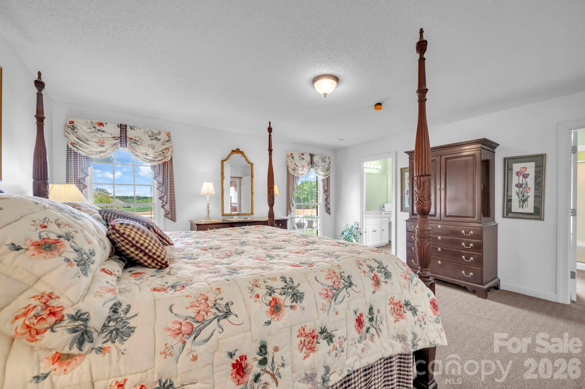 824 N Forest Hills School Road