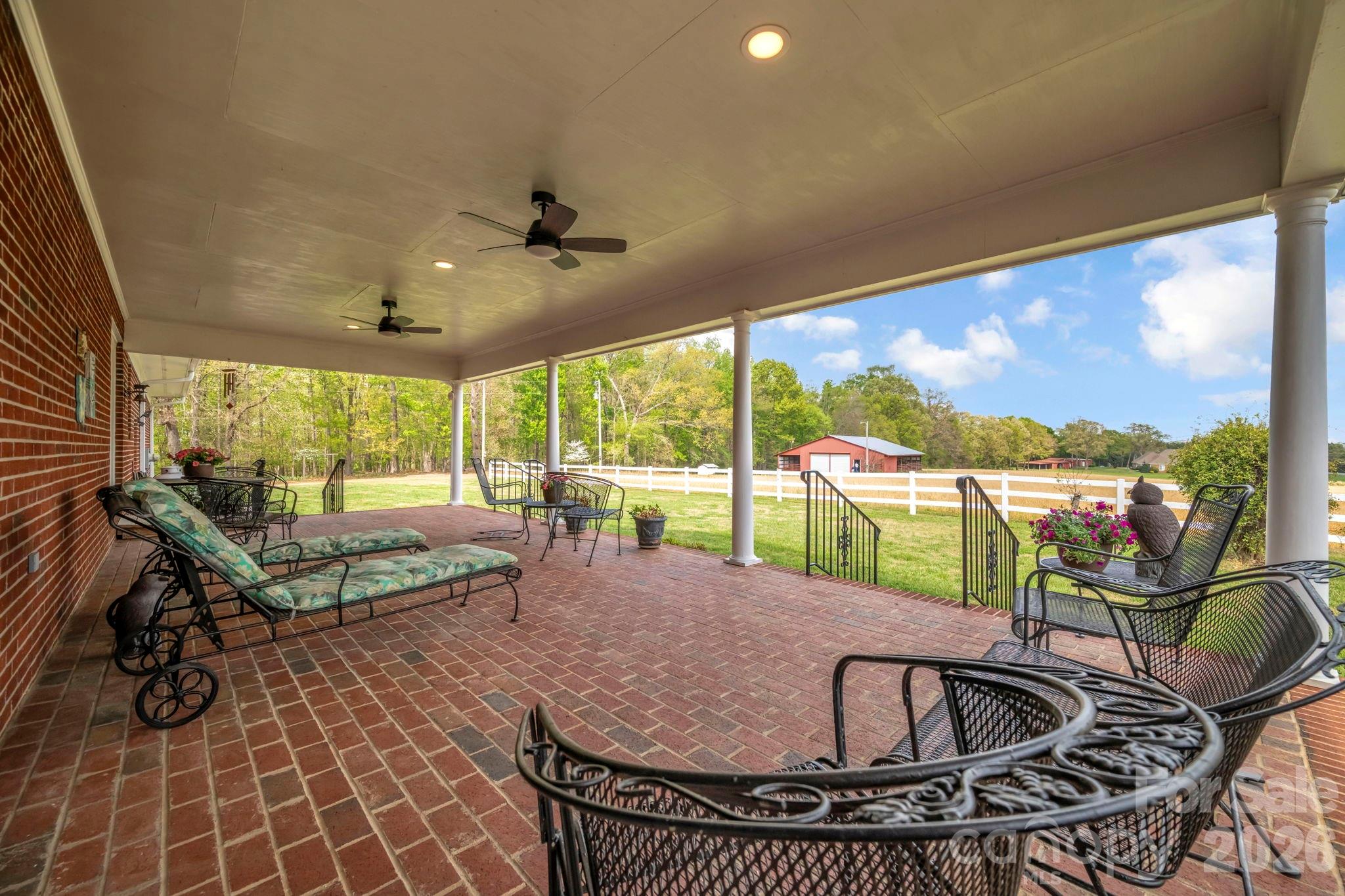 824 N Forest Hills School Road