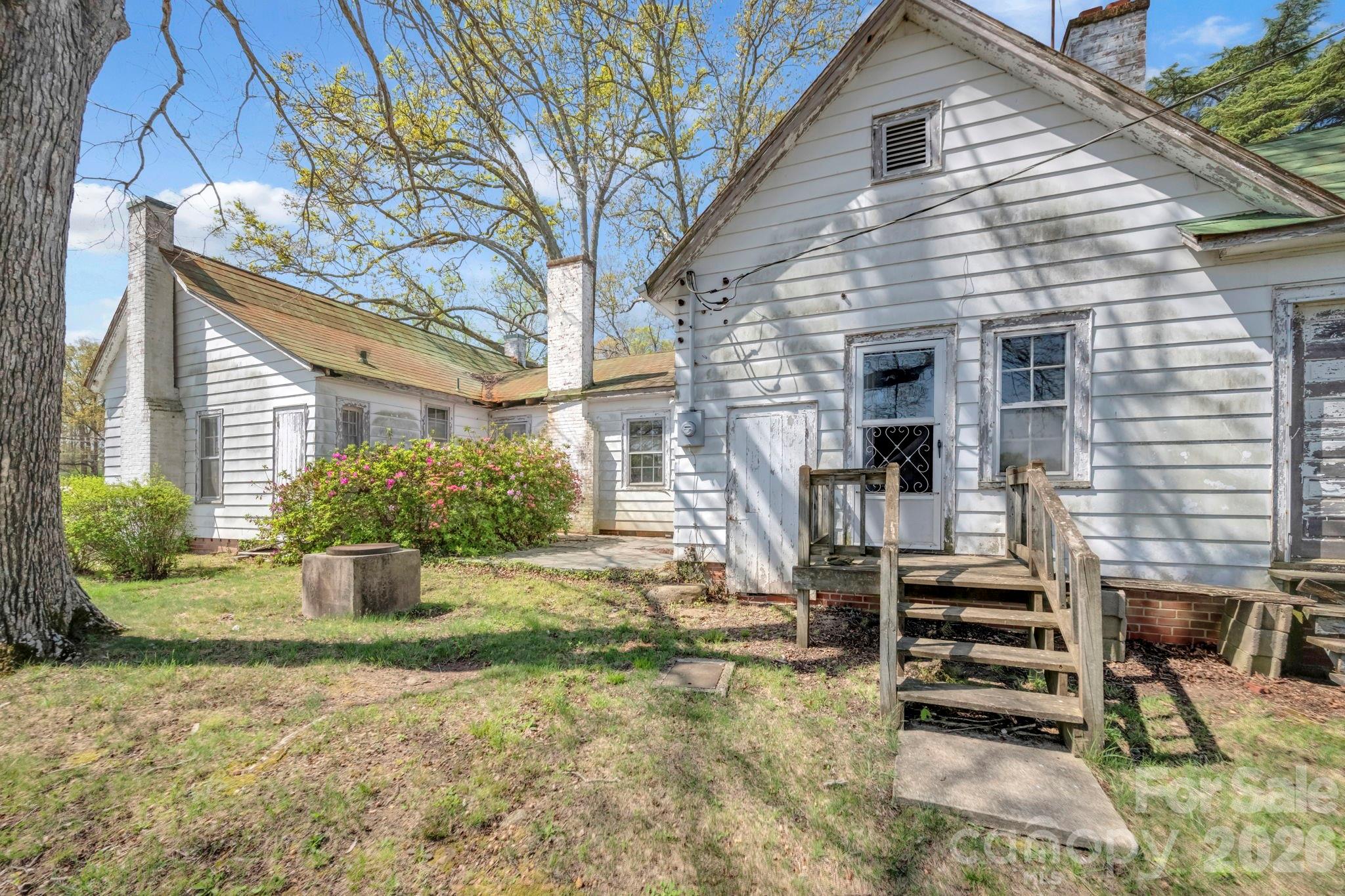 32286 Laton Road