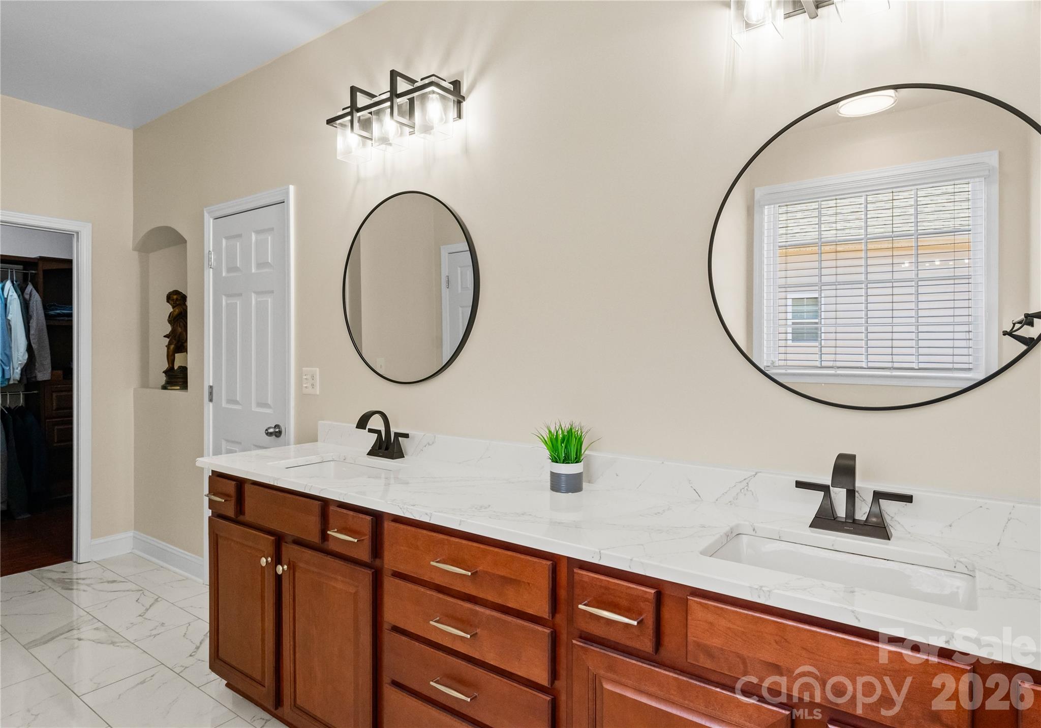5049 Gladiola Way