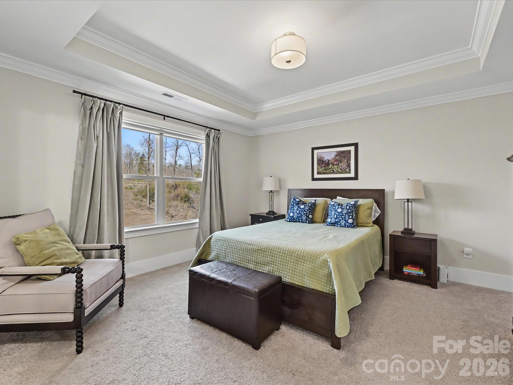 1052 Lakefront Woods