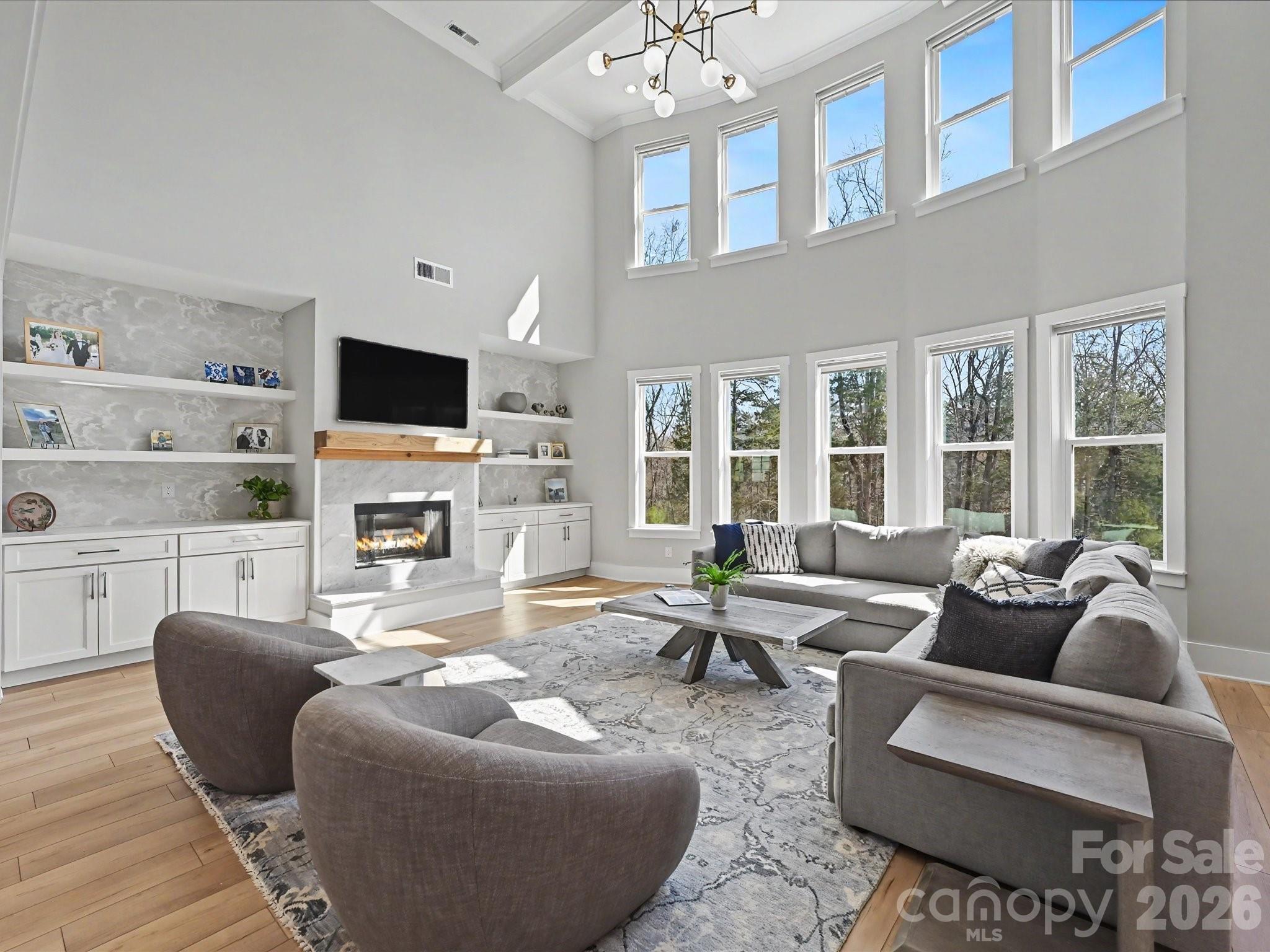 1052 Lakefront Woods