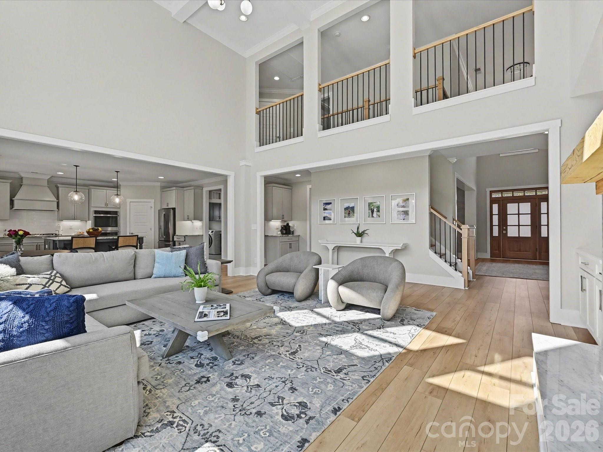 1052 Lakefront Woods