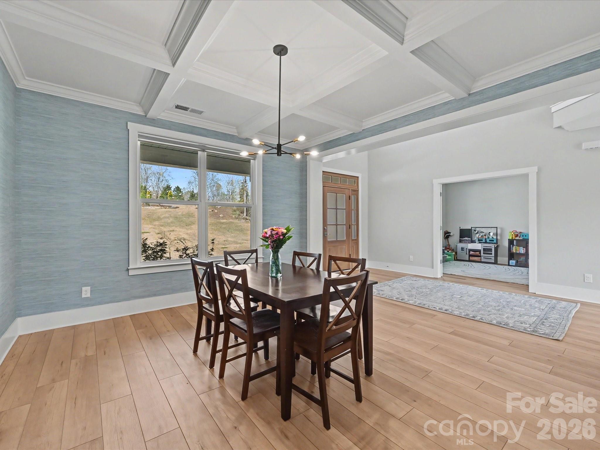 1052 Lakefront Woods
