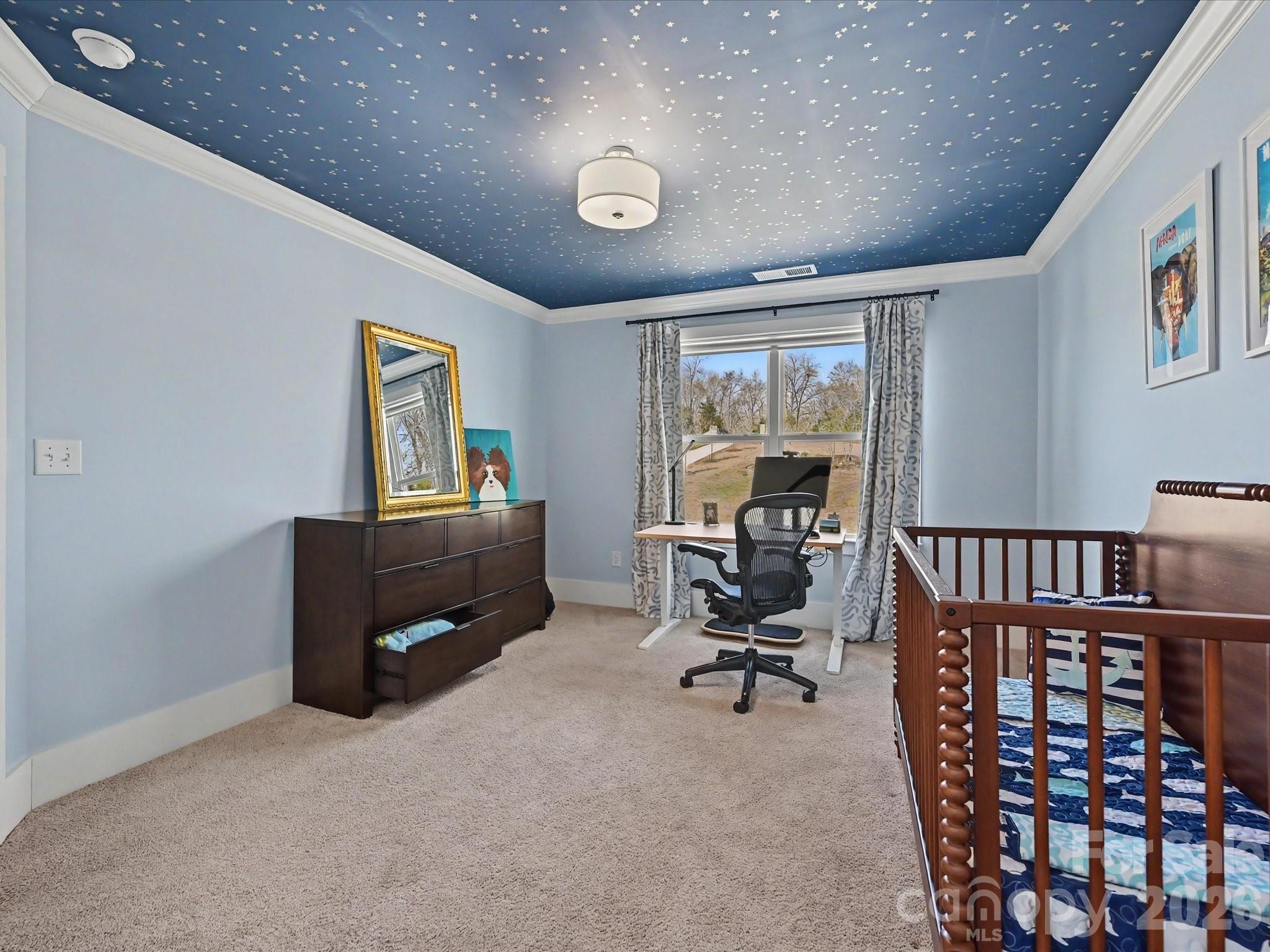 1052 Lakefront Woods