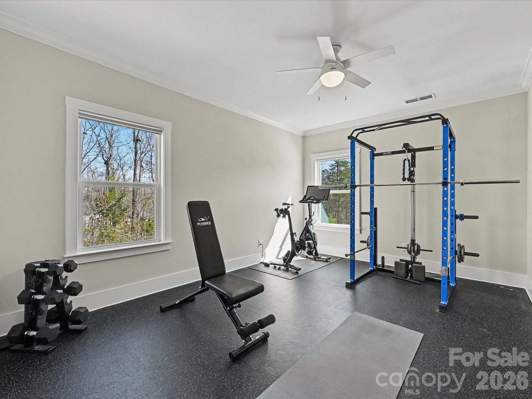 1052 Lakefront Woods