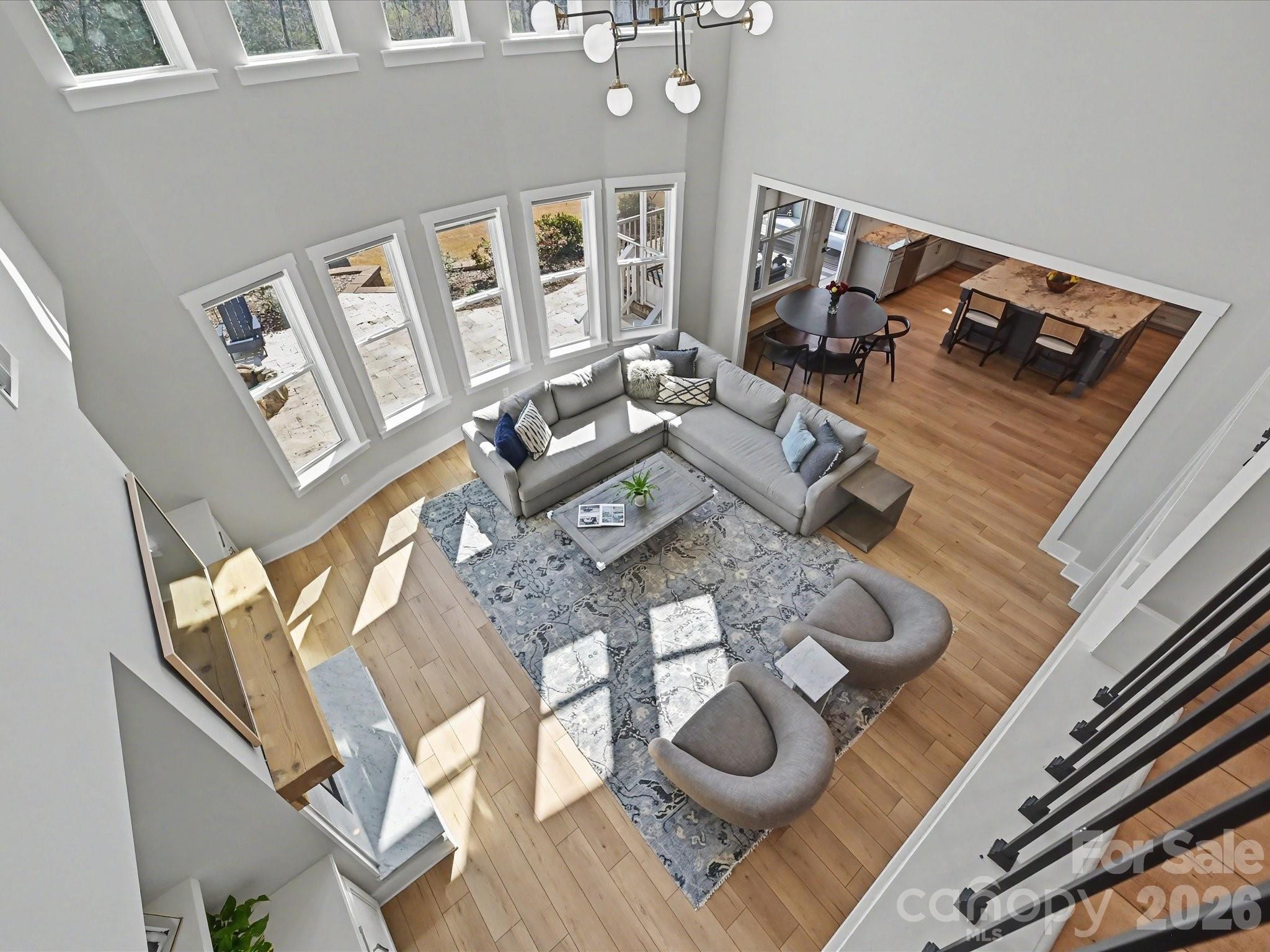 1052 Lakefront Woods