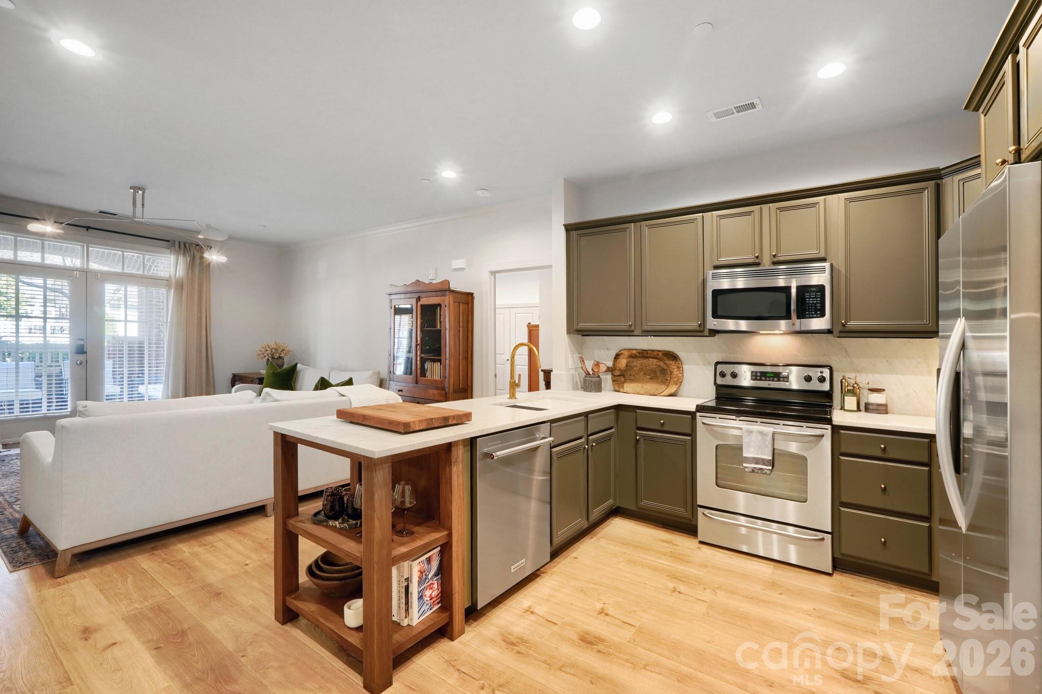 518 Clarice Avenue Unit: 100