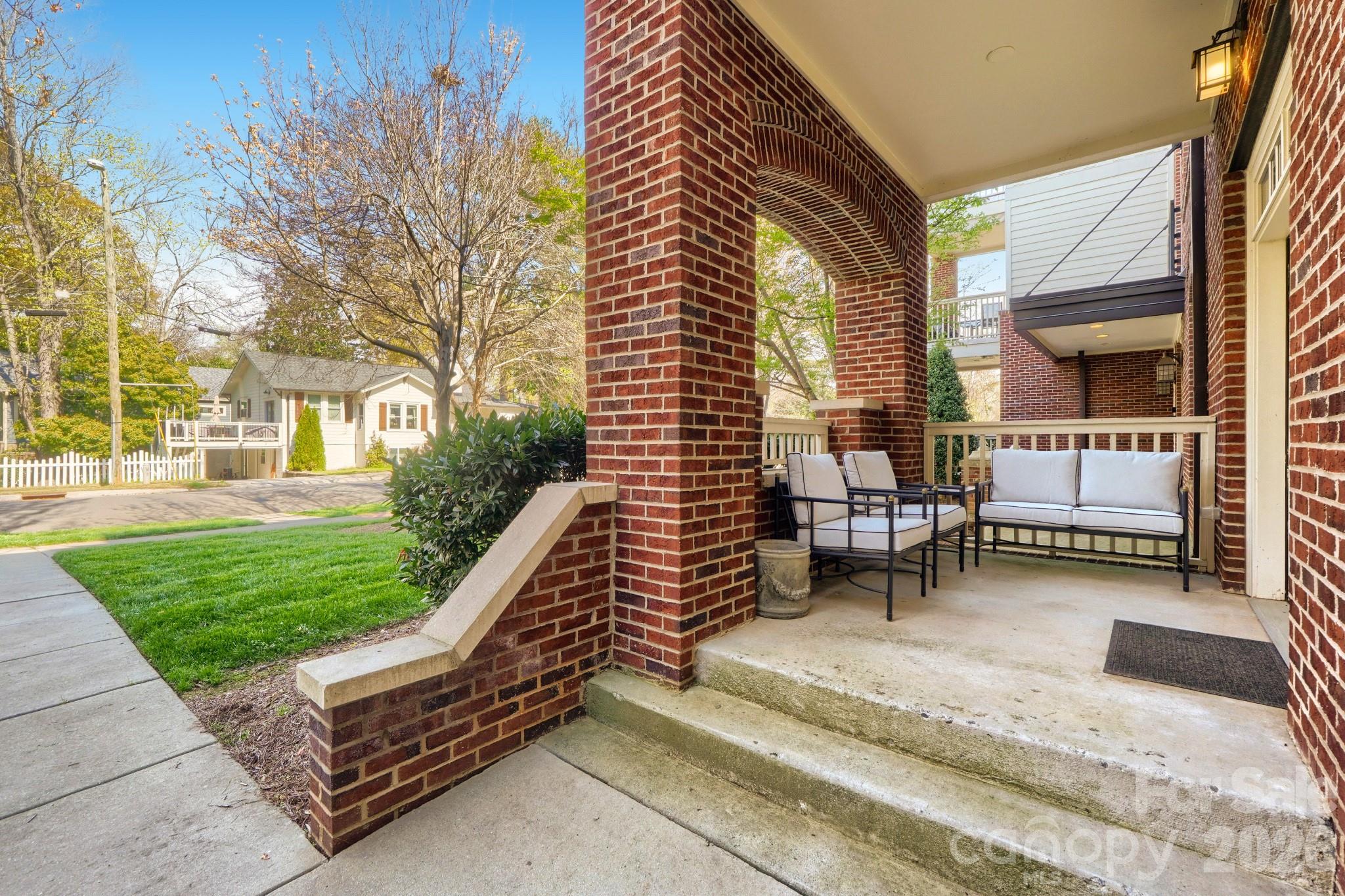 518 Clarice Avenue Unit: 100