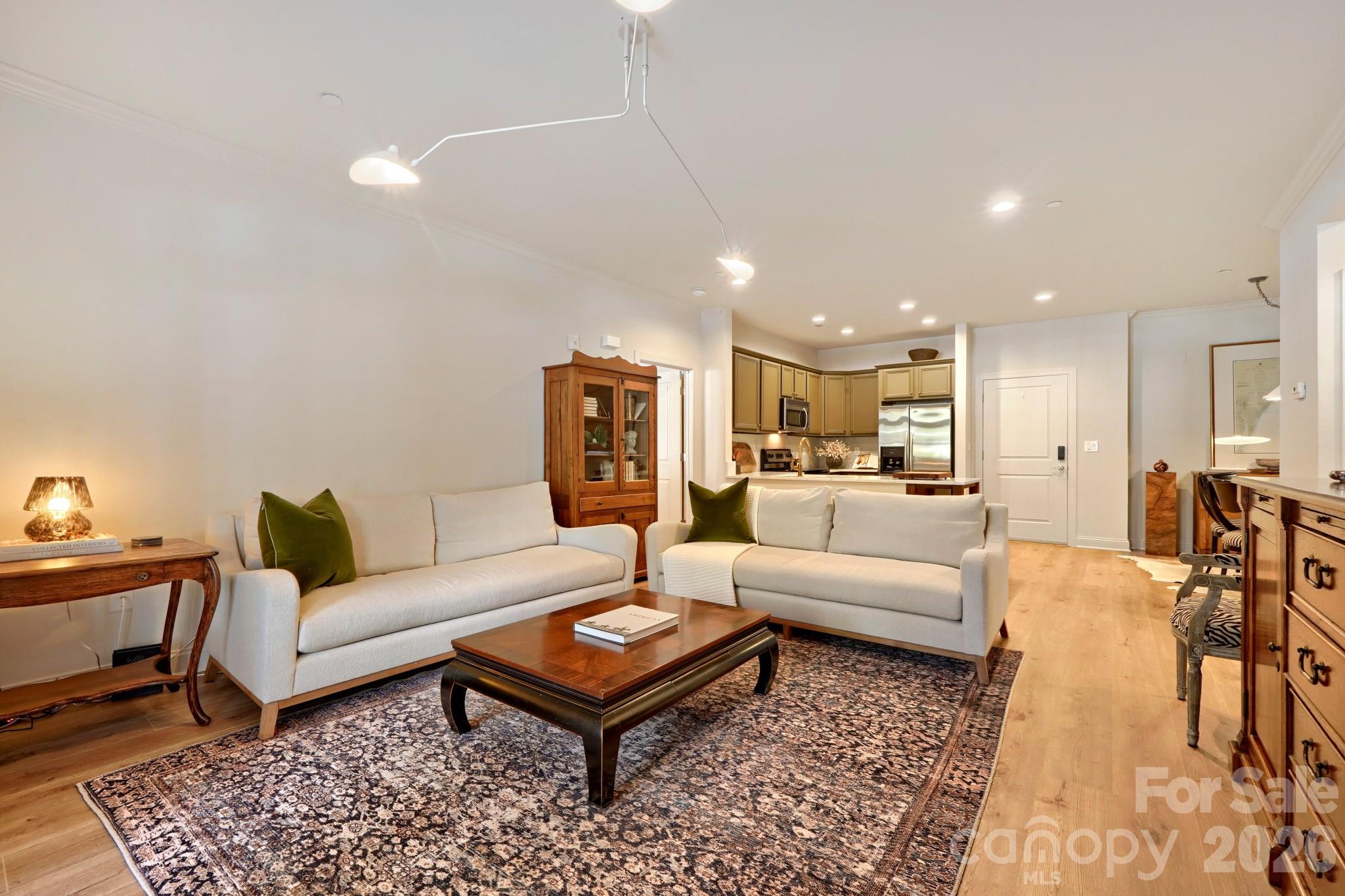 518 Clarice Avenue Unit: 100