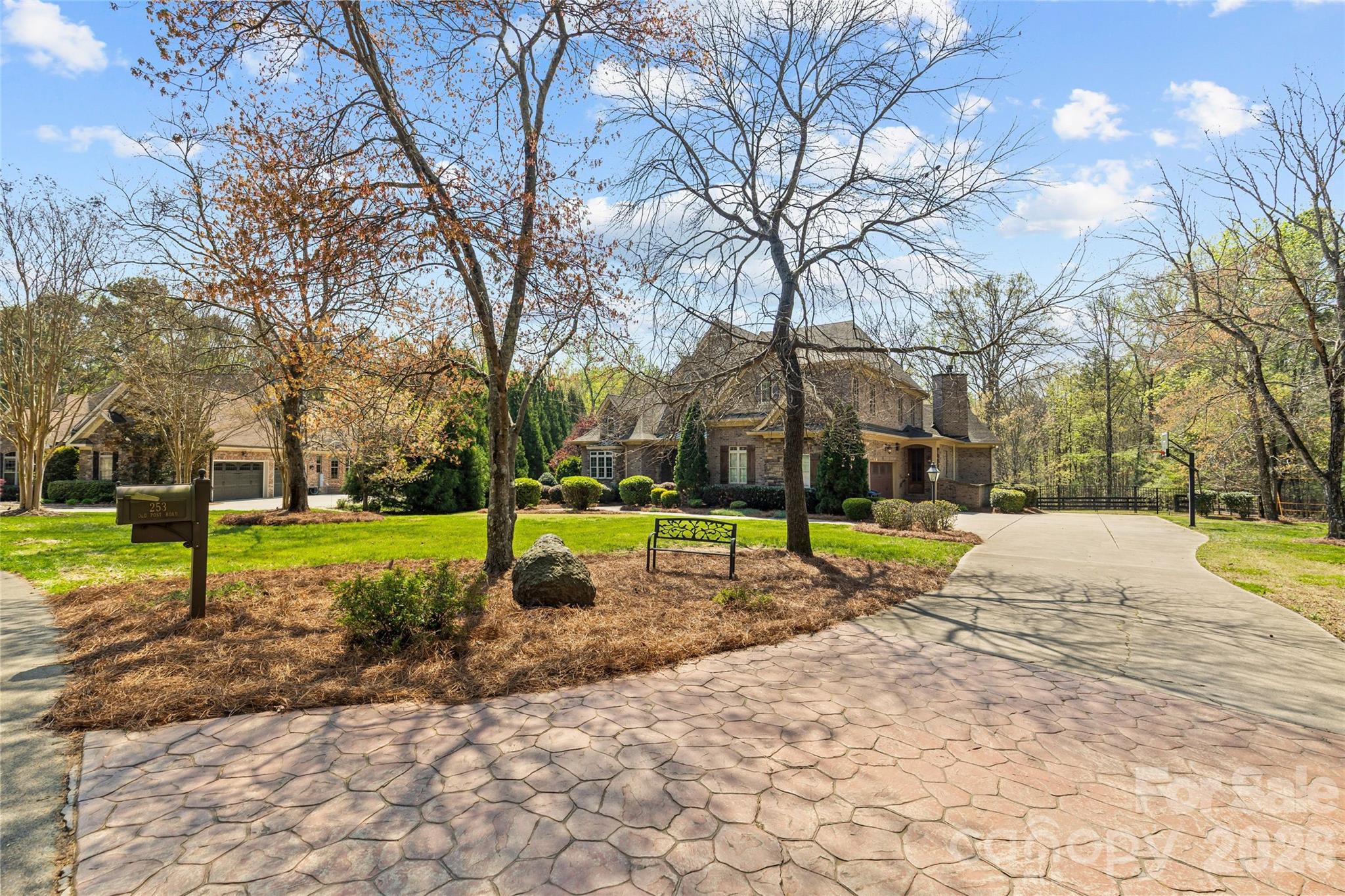 253 Old Post Road