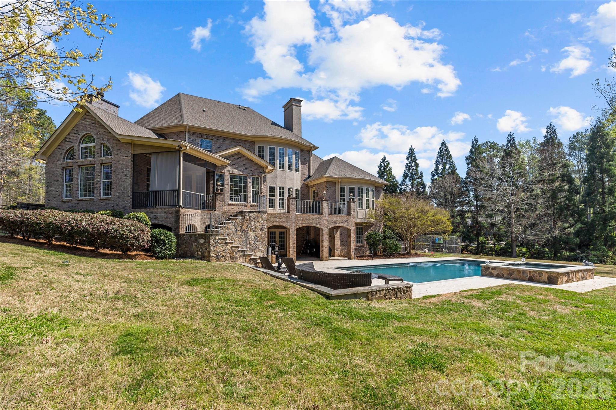 253 Old Post Road