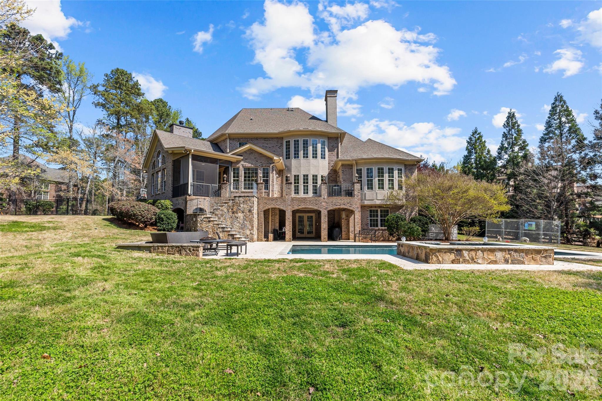 253 Old Post Road