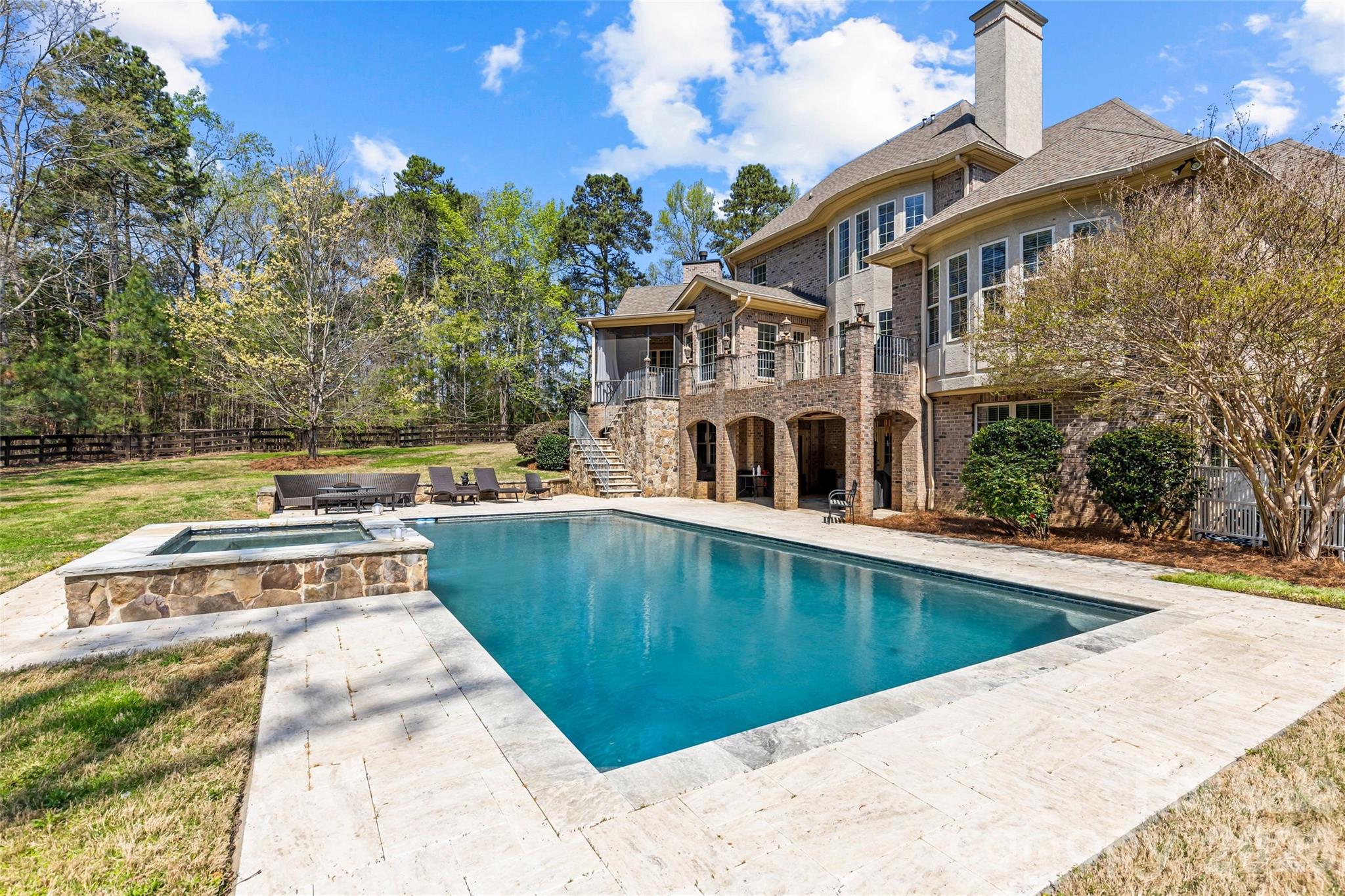 253 Old Post Road