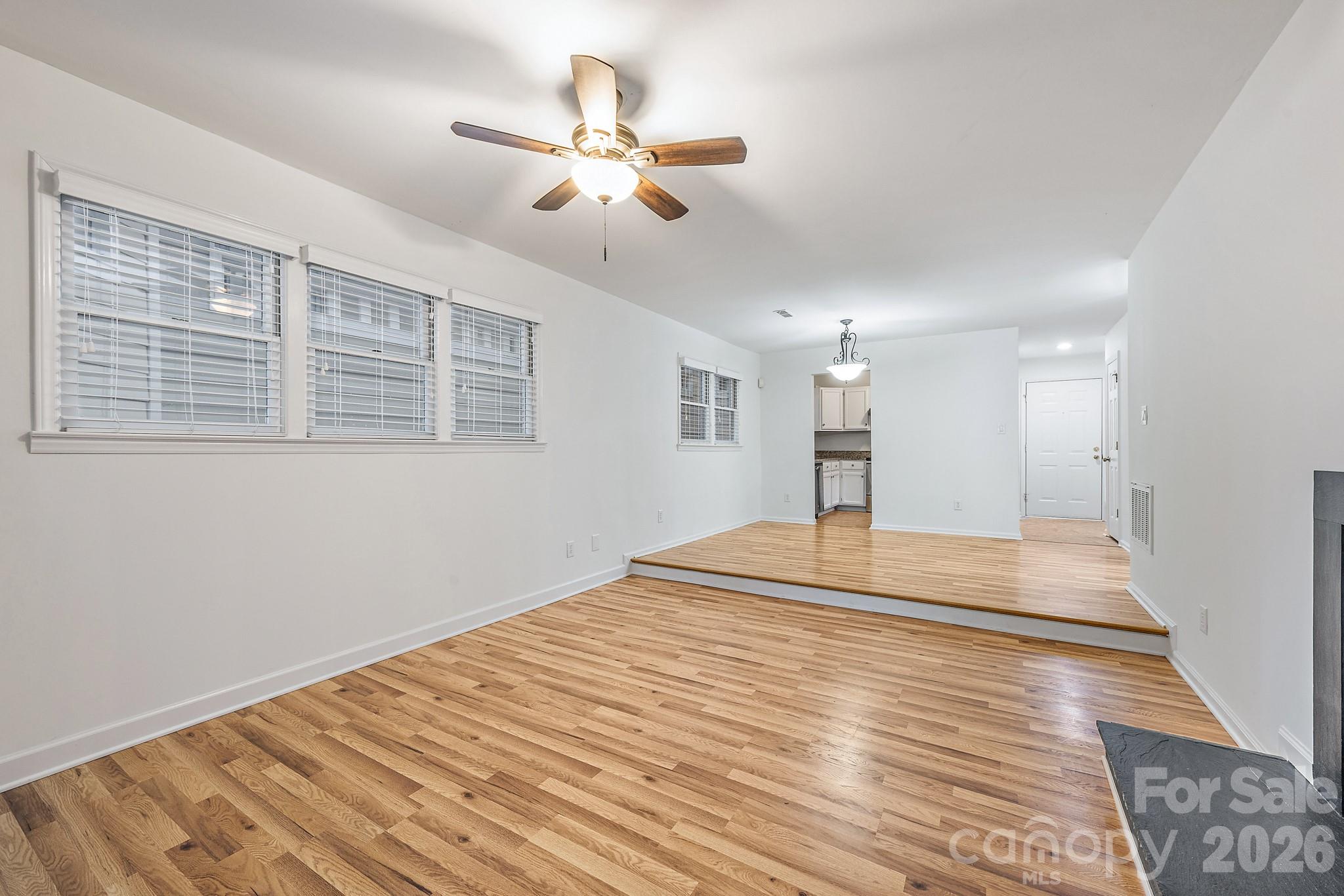 2715 Selwyn Avenue Unit: 34