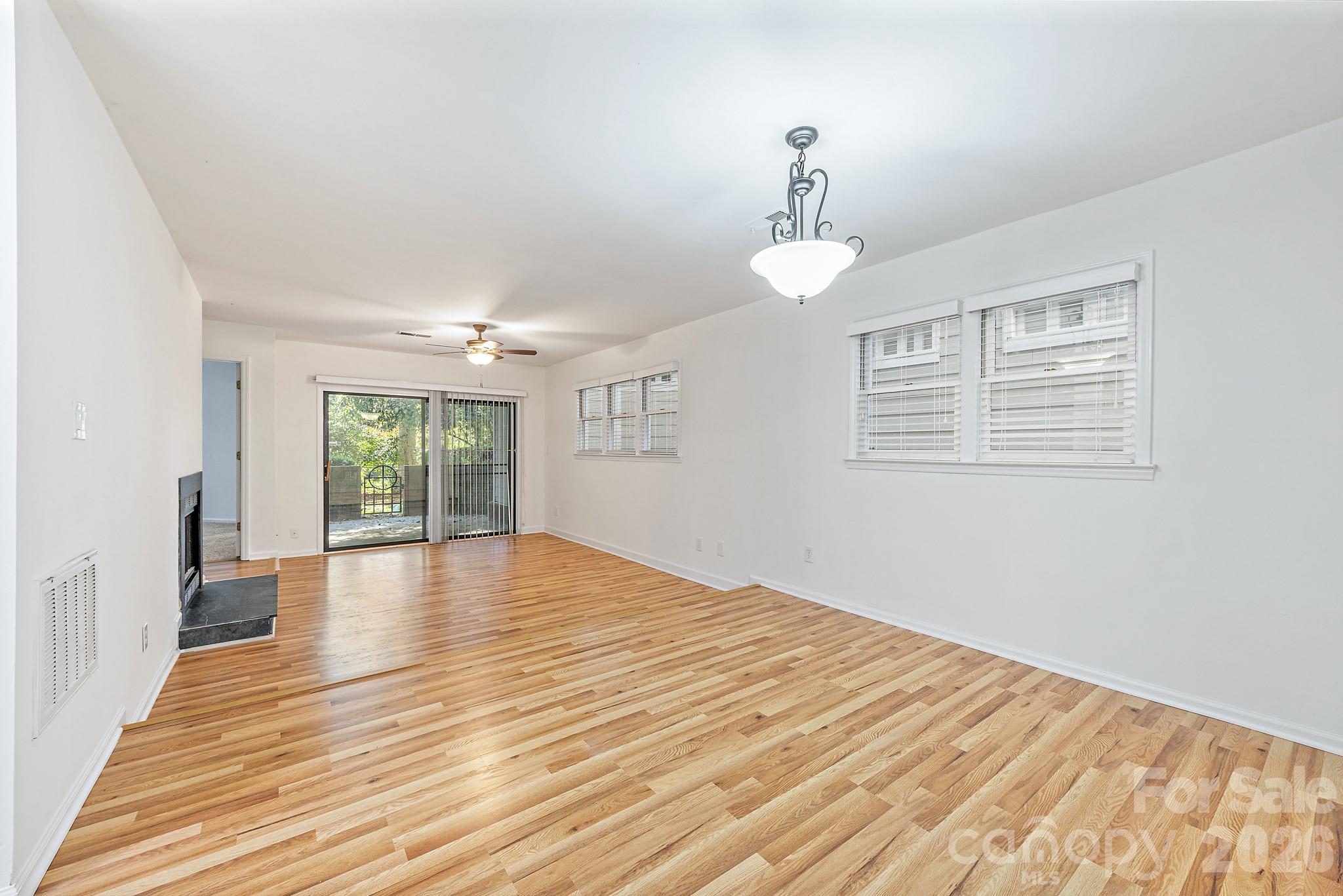 2715 Selwyn Avenue Unit: 34